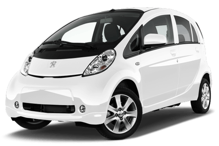 Weißes Kompaktauto mit fünf Türen, seitliche Ansicht. Modernes Design und glänzende Oberfläche.