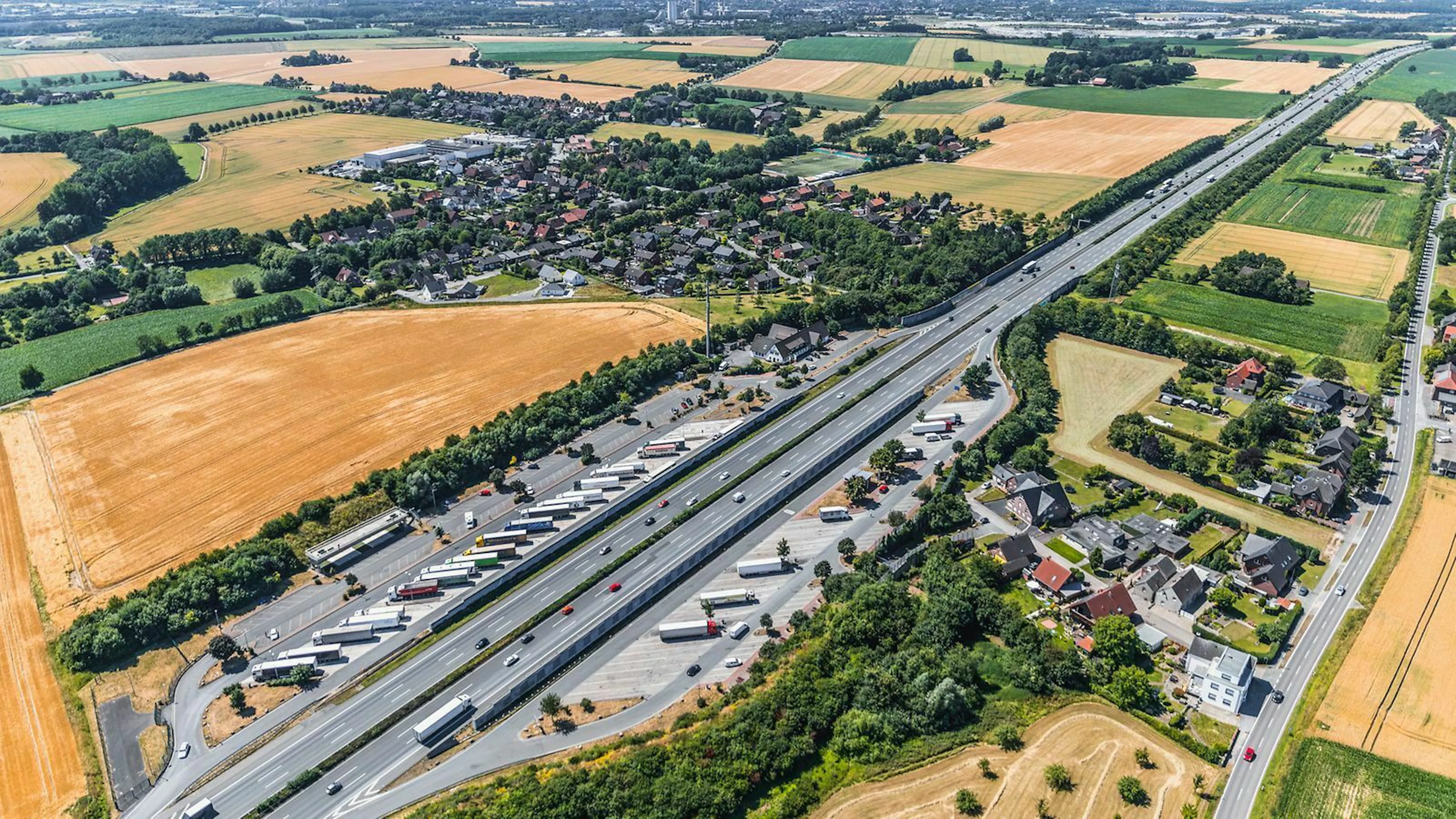 Unnützes Autobahn-Wissen: An der Raststätte Vellern steht die ehemalige Autobahnbrücke.