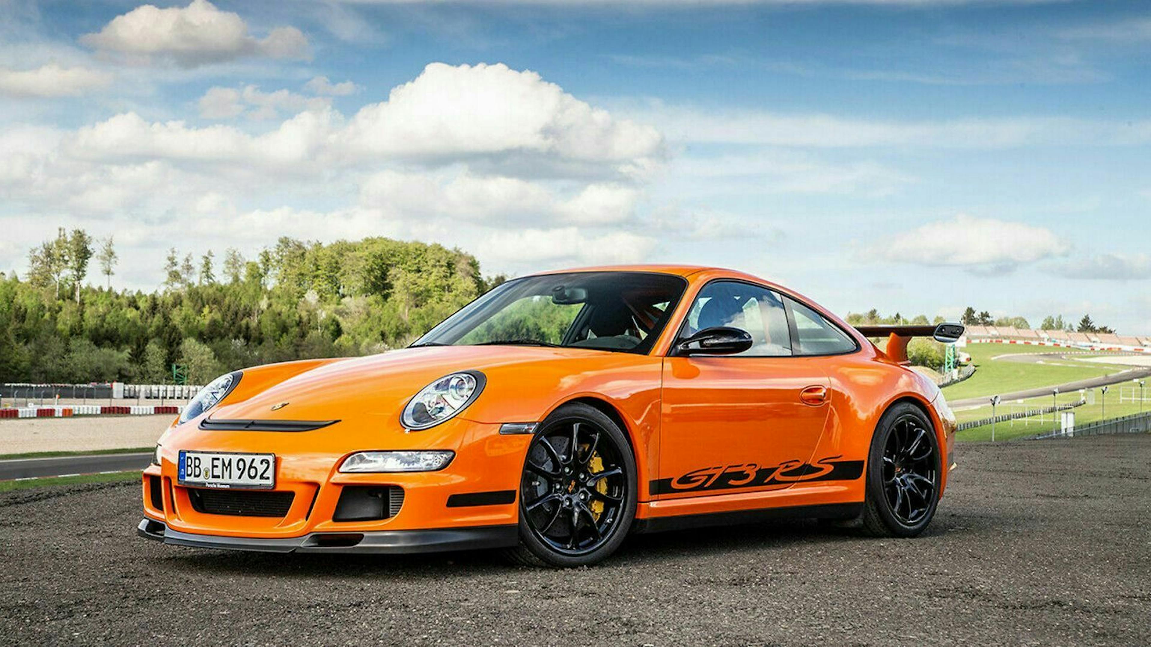 Bei GT3-Modellen der Baujahre 2006 bis 2009 können Probleme mit der Traktionskontrolle und Fahrwerksregelung auftreten