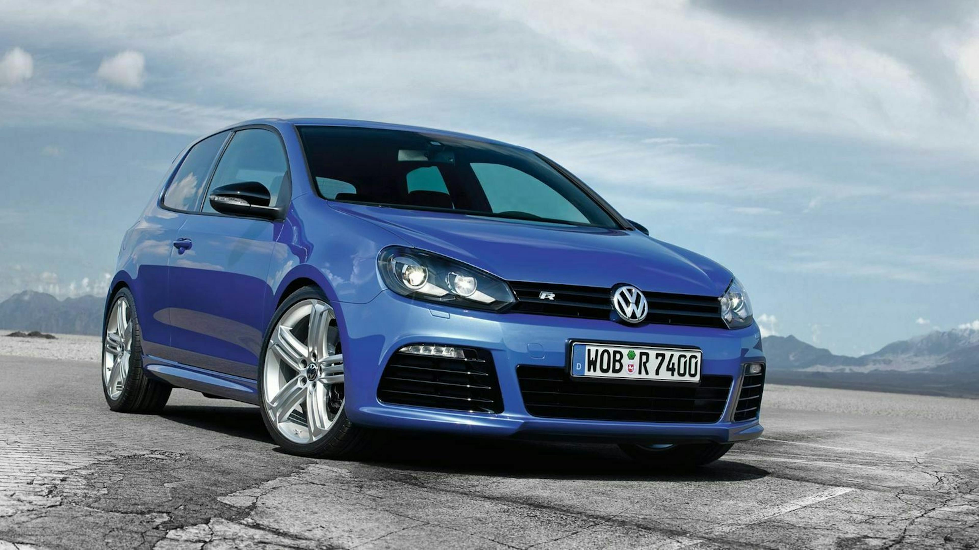 Der VW Golf 6 R in seitlicher Frontansicht