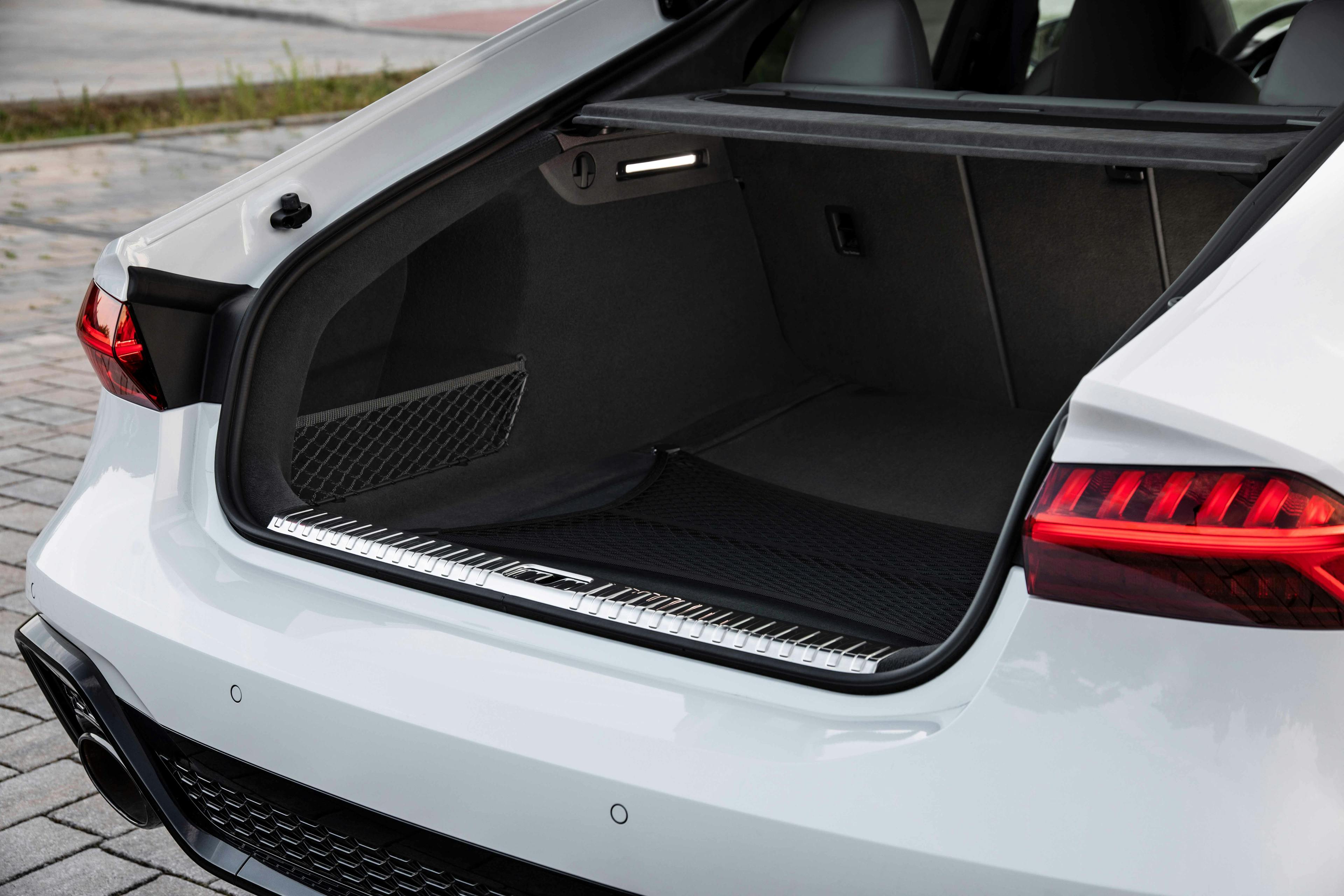 Der Kofferraum eines Audi A7 II.