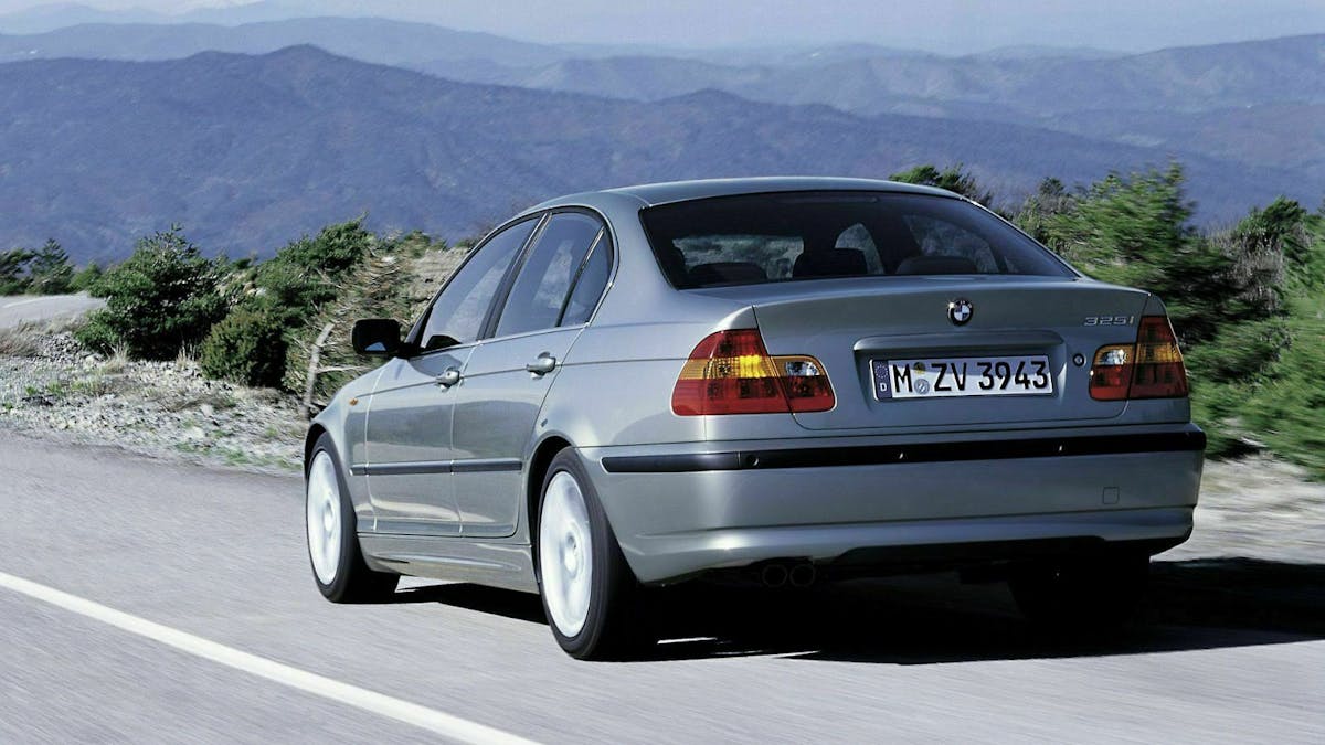 BMW 325i E46 Limousine in Fahrt
