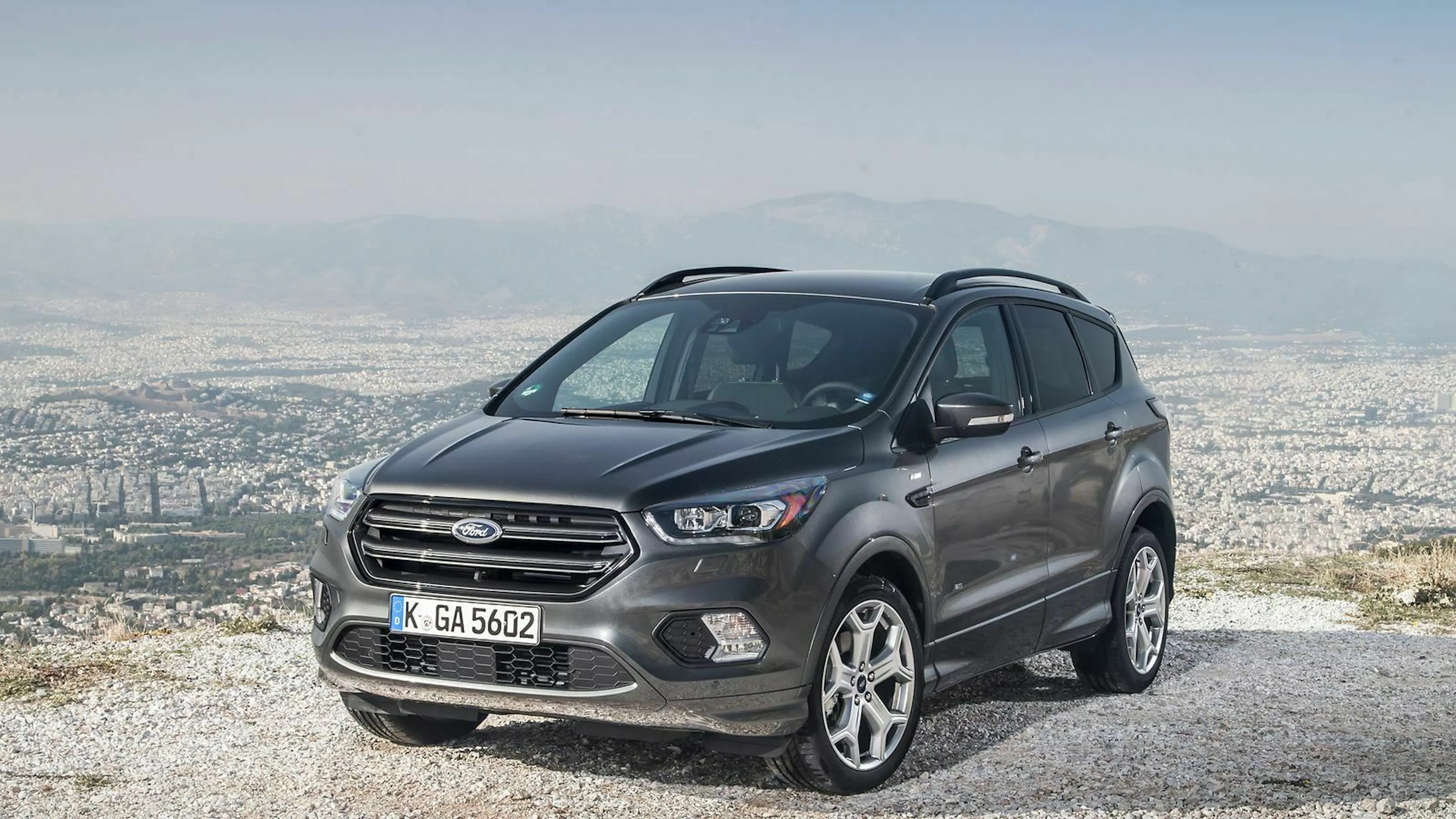 Zu sehen ist der Ford Kuga II ST-Line (2016), stehend