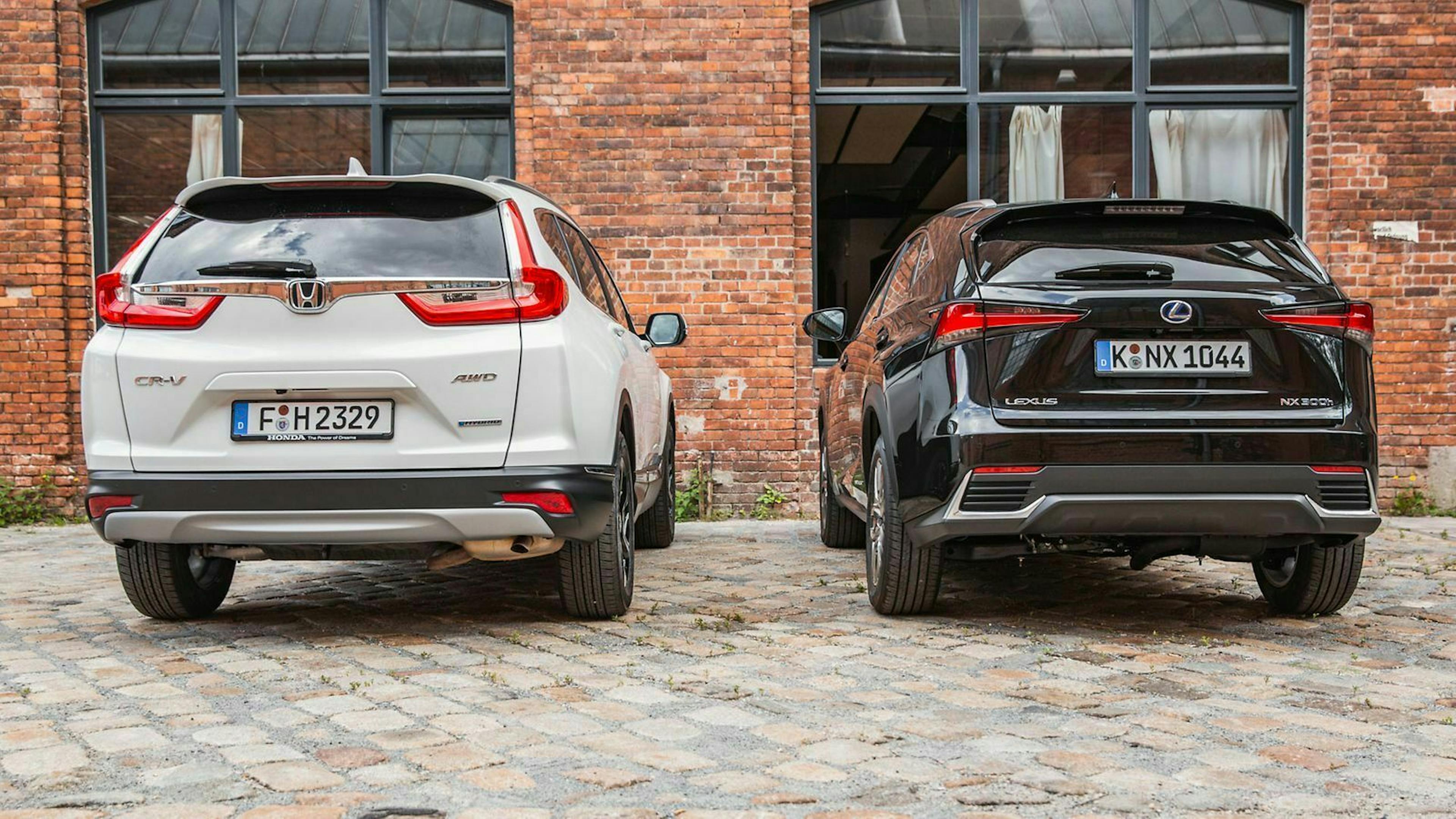 In the test, the Honda CR-V consumed 5.2 liters and the Lexus NX 300h 5.8 liters per 100 kilometers
