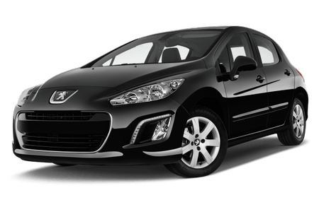 Schwarzer Peugeot 308 von schräg vorne fotografiert. Das Auto hat fünf Türen und polierte Felgen.