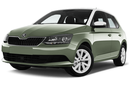 Grünes Auto mit weißen Felgen, markanter Kühlergrill und Scheinwerferdesign, von schräg vorne fotografiert. Urbaner Hintergrund.