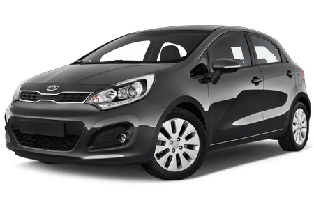 Dunkelgrauer Kia-Kompaktwagen, Frontansicht schräg von links, auf weißem Hintergrund.