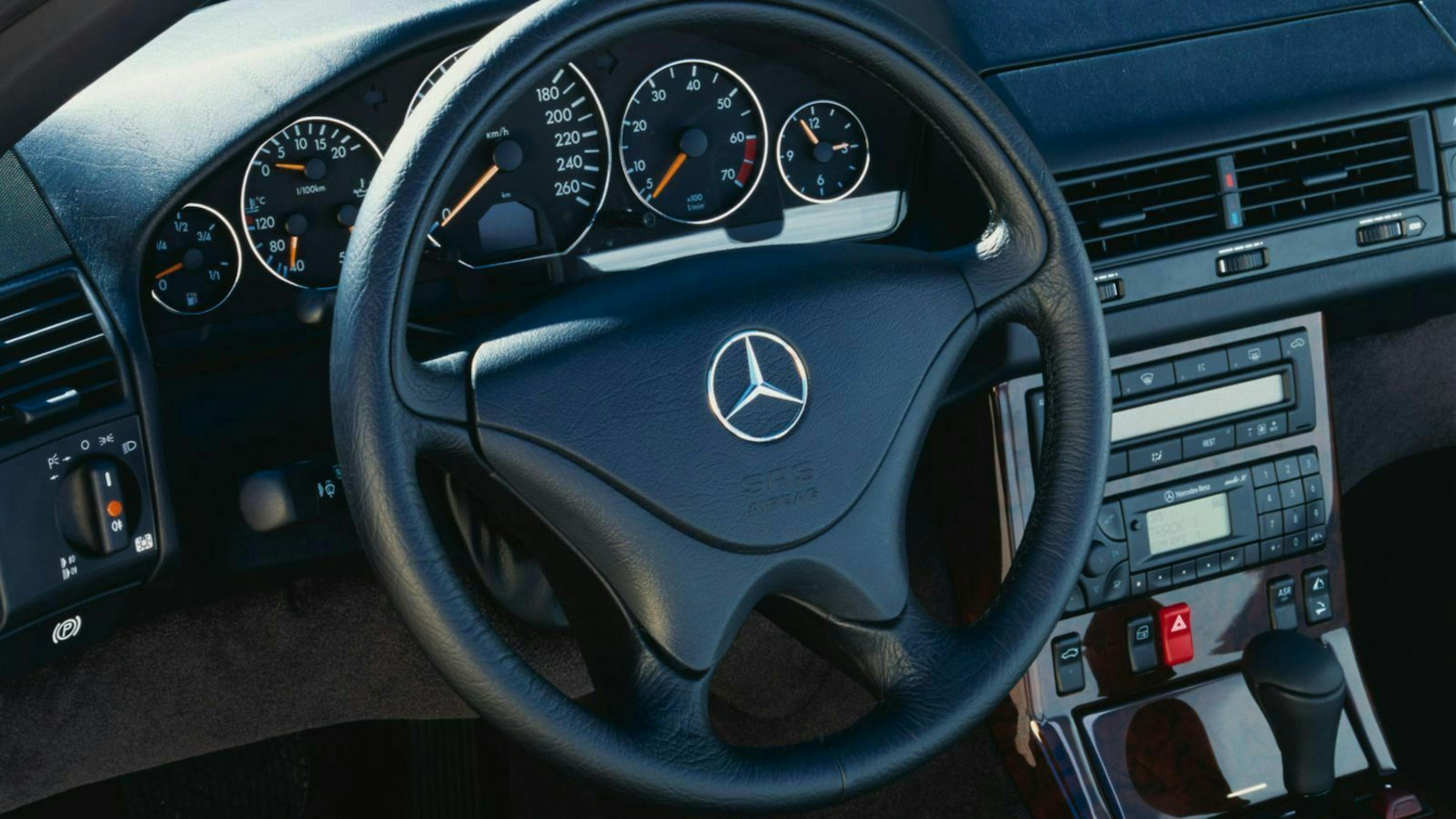 Mercedes SL R129 Cockpit-Ansicht