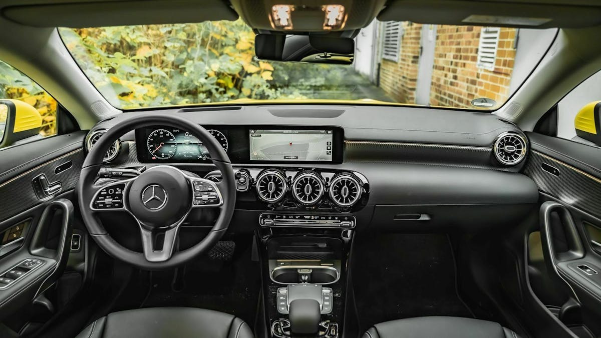 Mercedes-Benz CLA Shooting Brake Cockpit