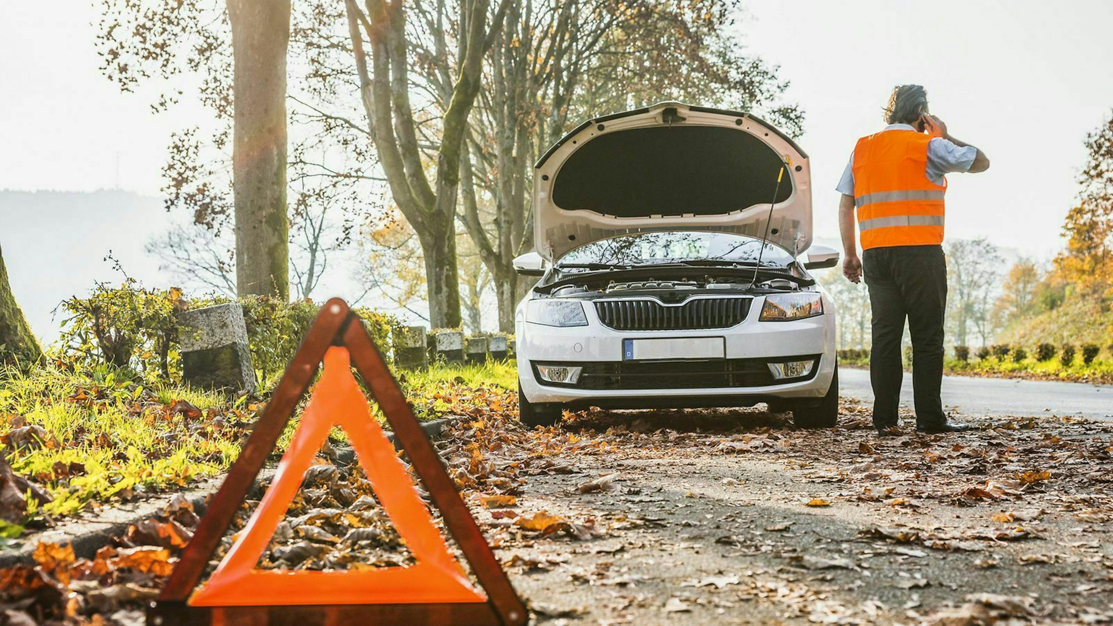 Motoröl sorgt für vor allem für die Schmierung der beweglichen Teil des Motors.