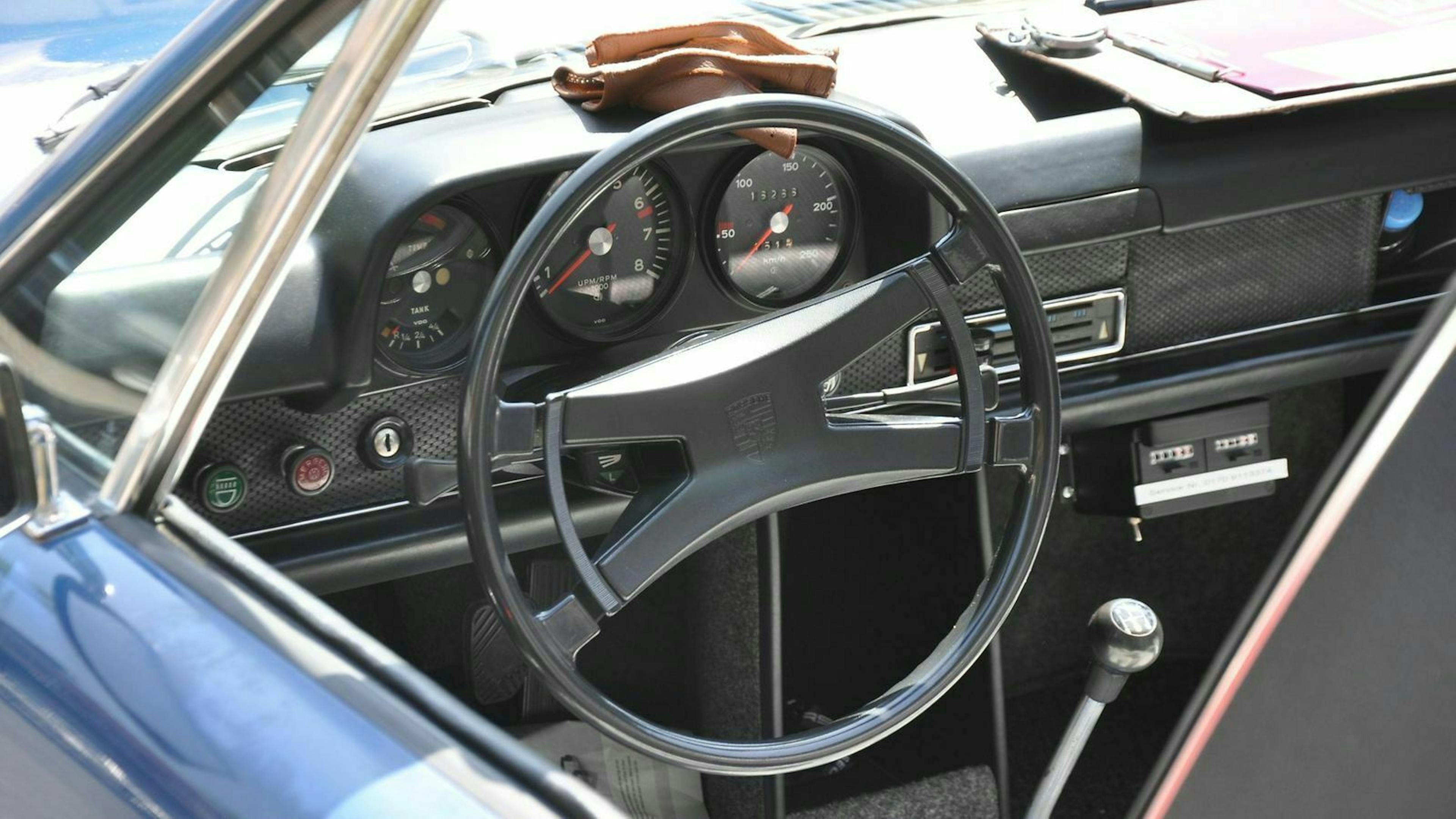 Blick in den Innenraum des Porsche 914