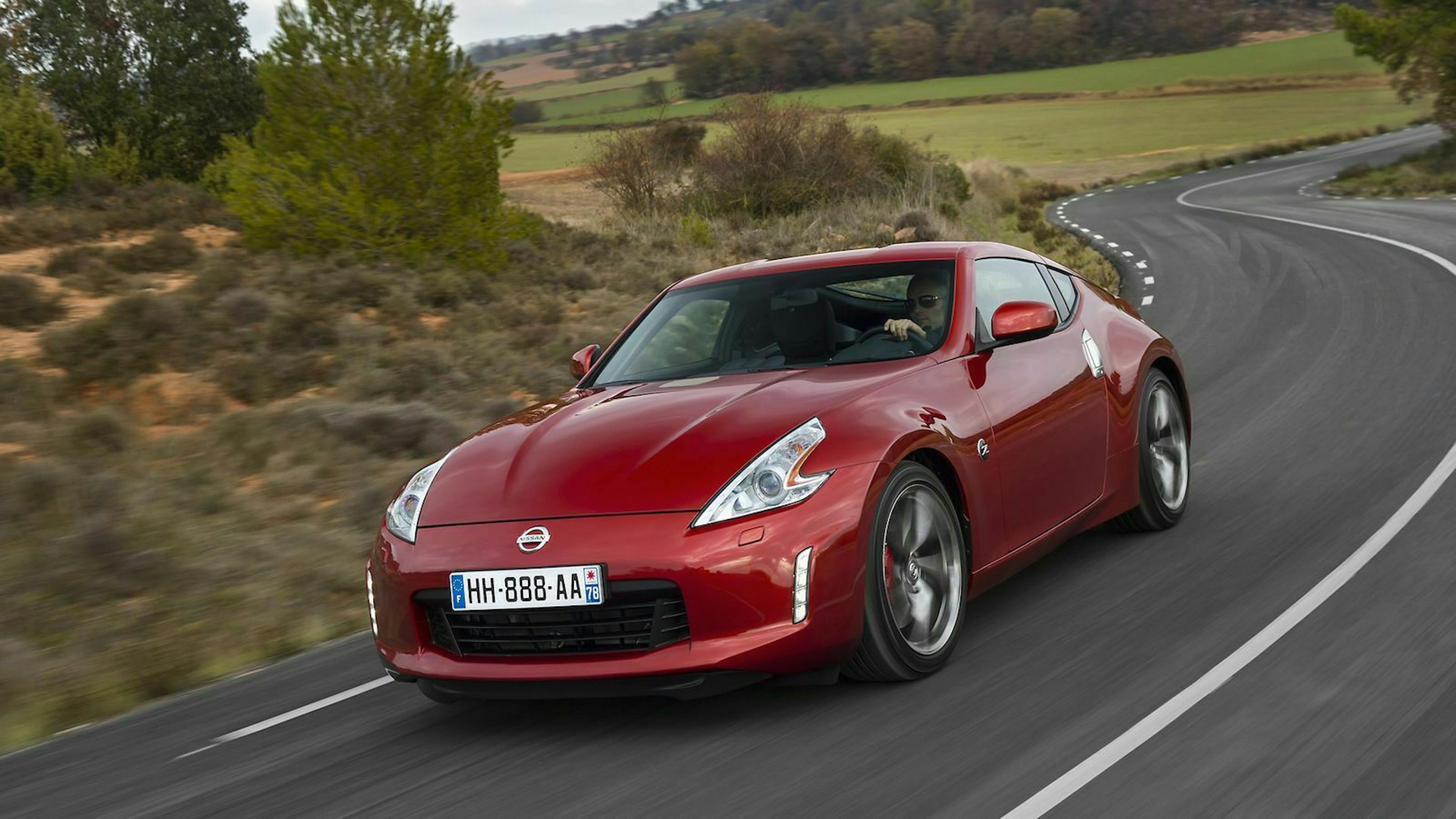Nissan 370 Z auf Landstraße
