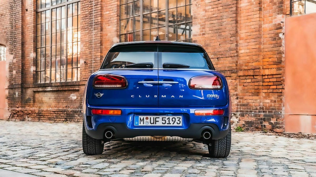 Zu sehen ist das Heck des Mini Cooper S Clubman
