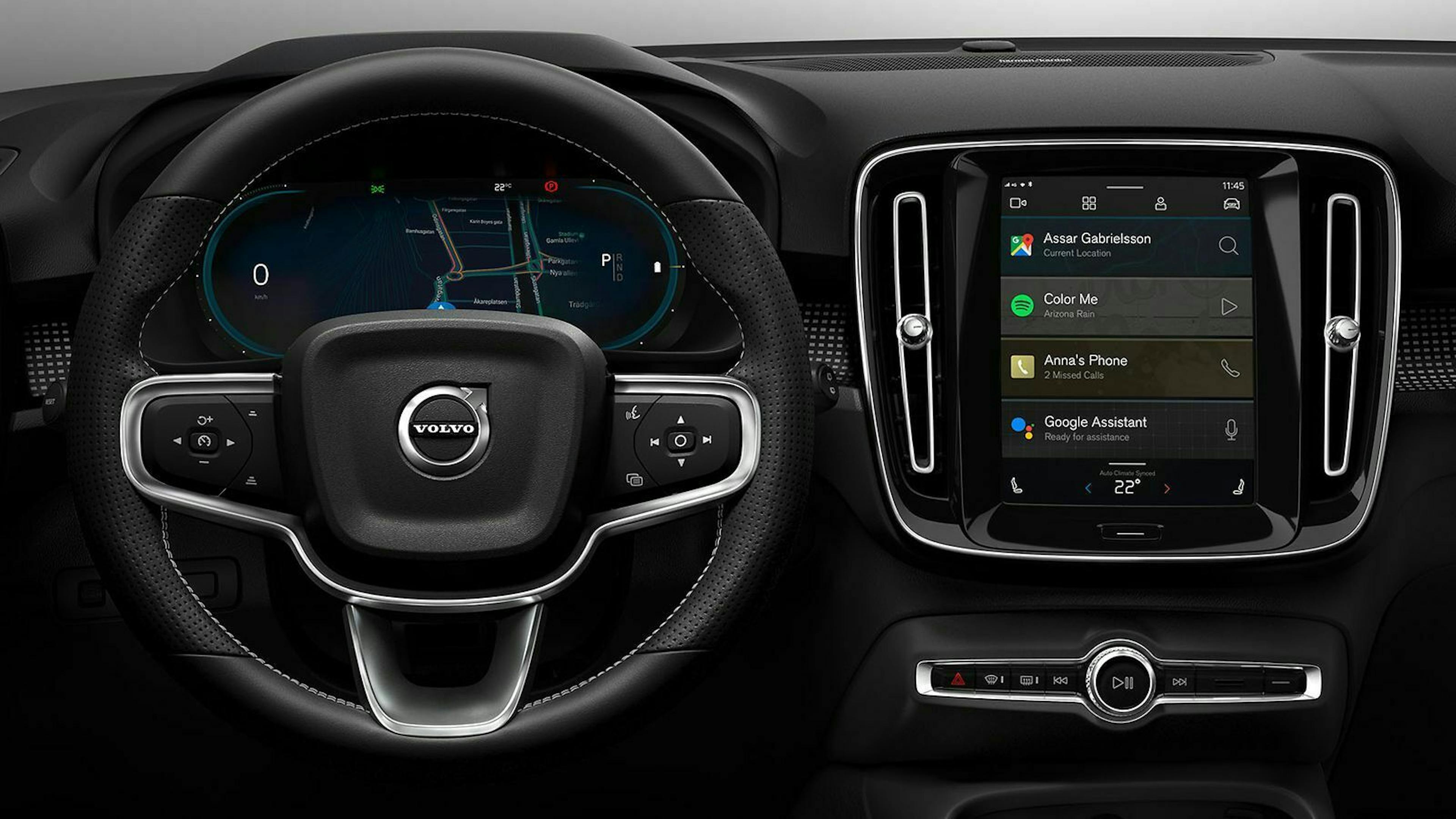 Gewohntes Bild im Innenraum des neuen elektrischen Volvo XC40. Das Infotainment arbeitet mit Googles Betriebssystem Android