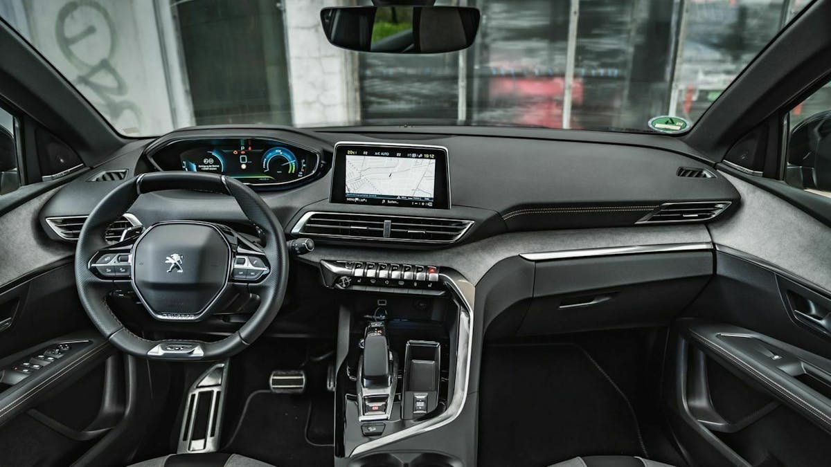 Peugeot 3008 Hybrid4 (2020) Cockpit