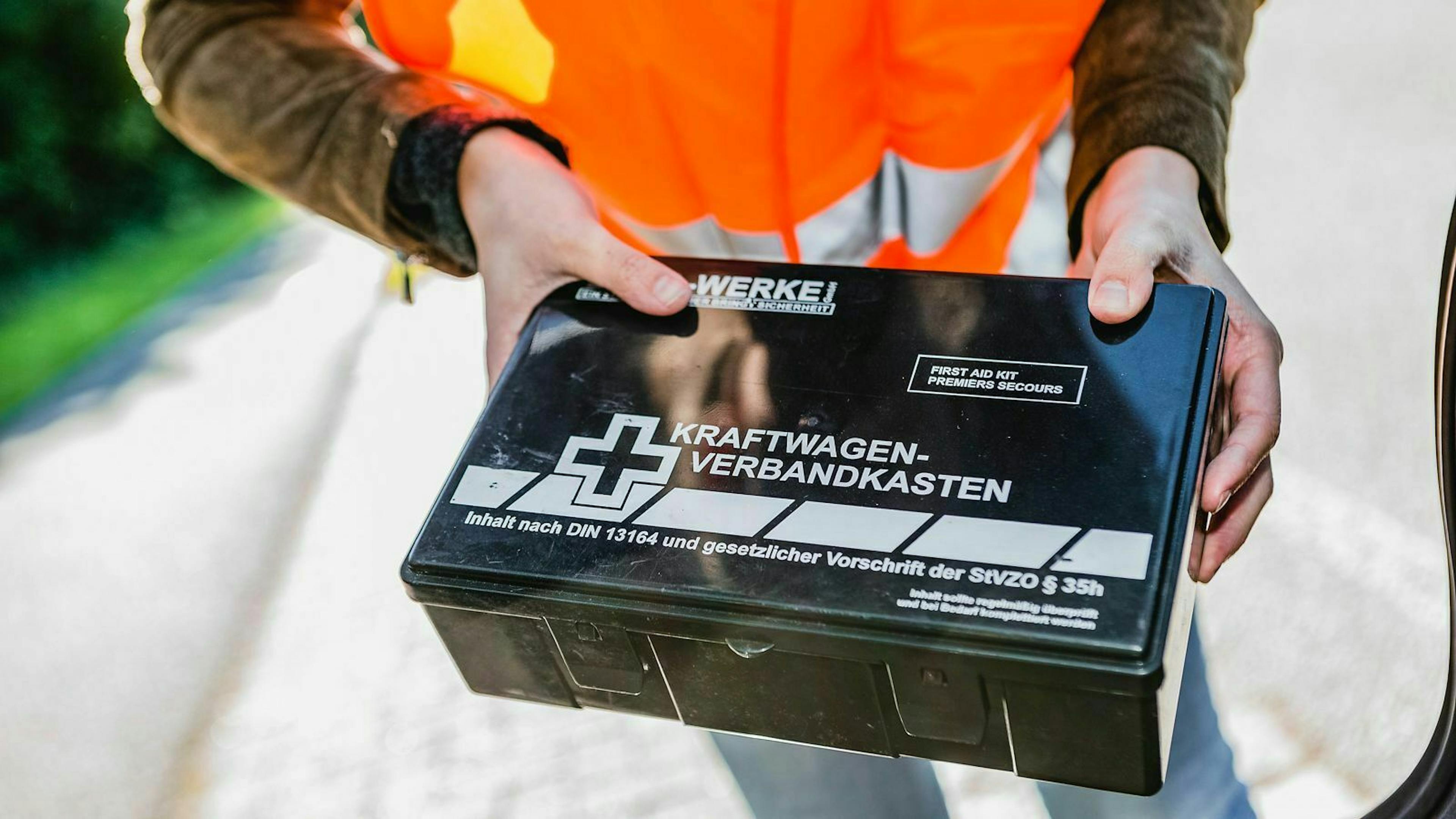 Seit 2014 dürfen nur noch Verbandskästen mit der DIN-Norm 13164 verkauft werden.