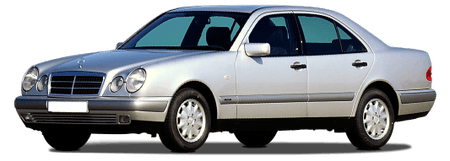 Silberner Mercedes-Benz E-Klasse Limousine, Seitenansicht, vor weißem Hintergrund. Elegantes Design, mit charakteristischen Rundscheinwerfern.