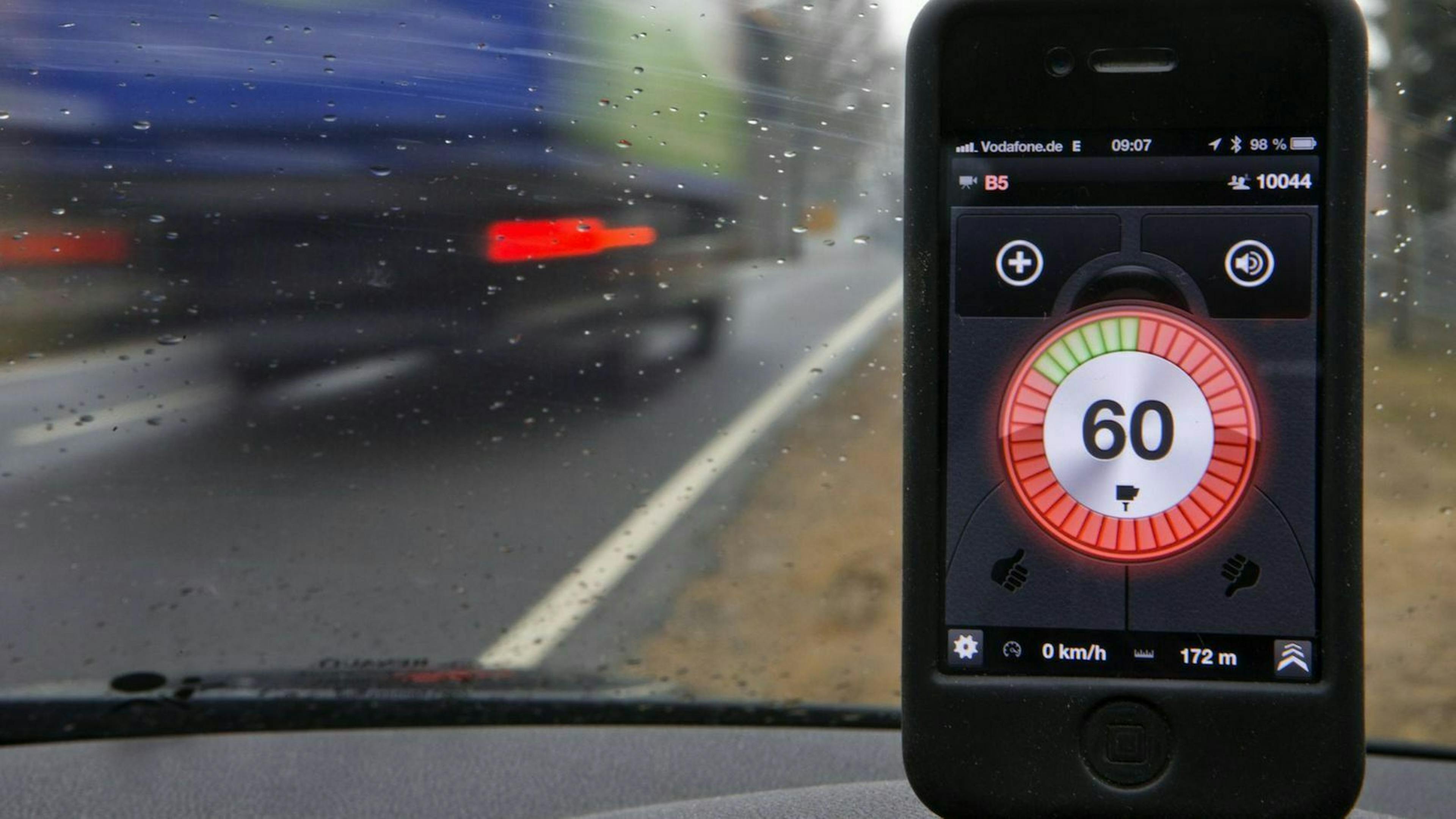 Blittzer-App im Auto