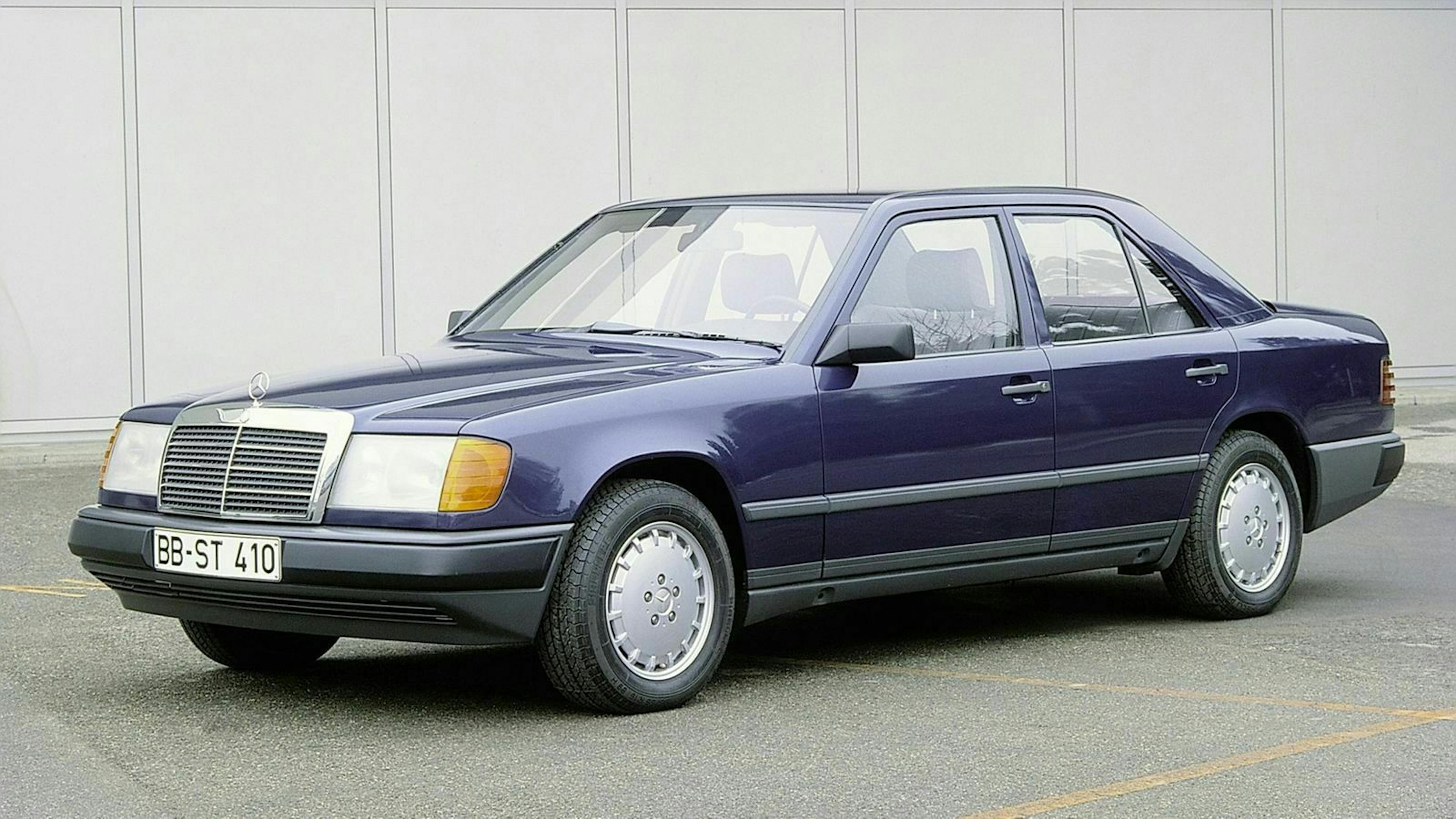 Mercedes-Benz W124 Dreiviertel-Frontansicht