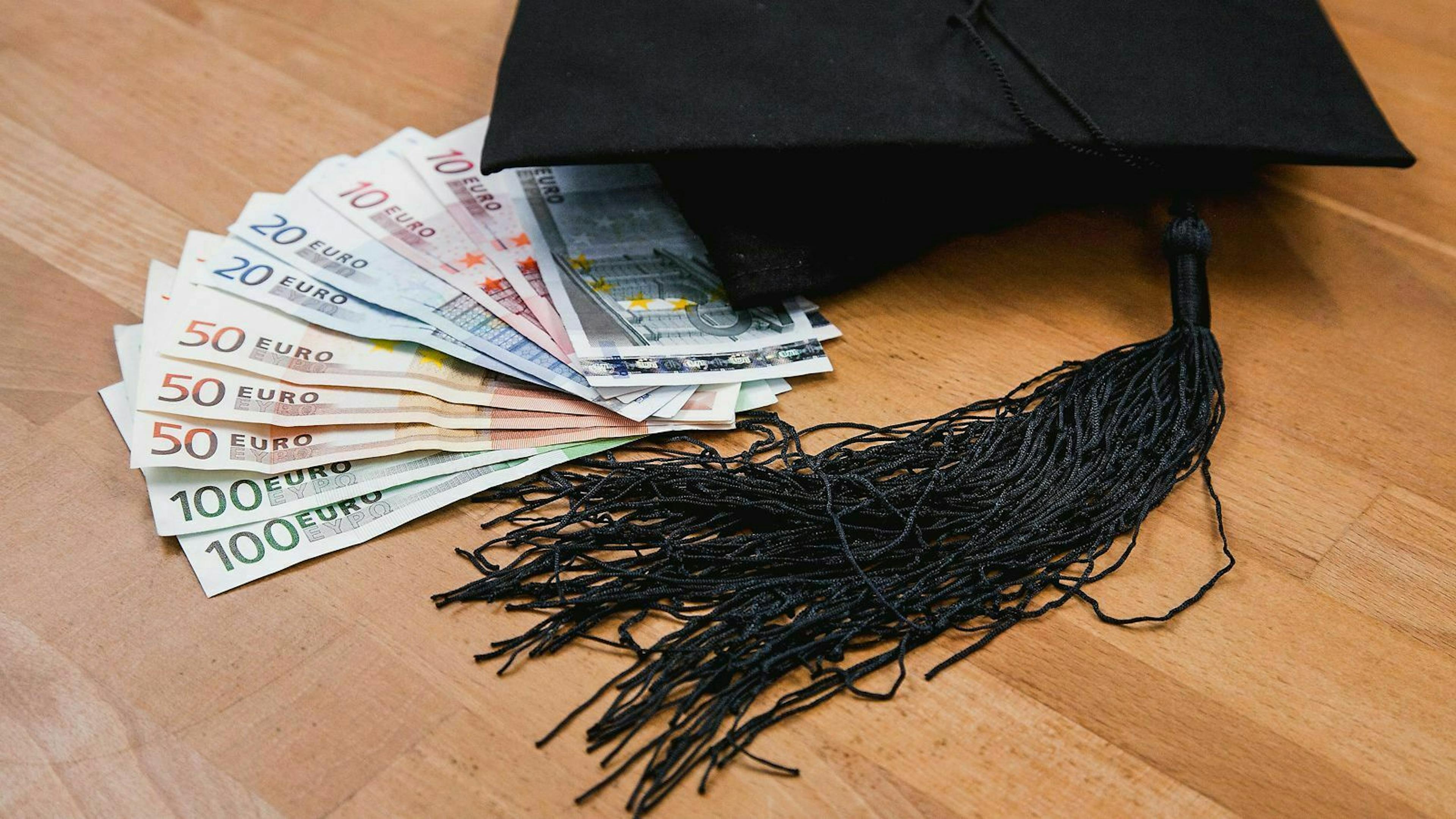 Für die Autofinanzierung kannst du als Student auch auf einen Studentenkredit zurückgreifen.