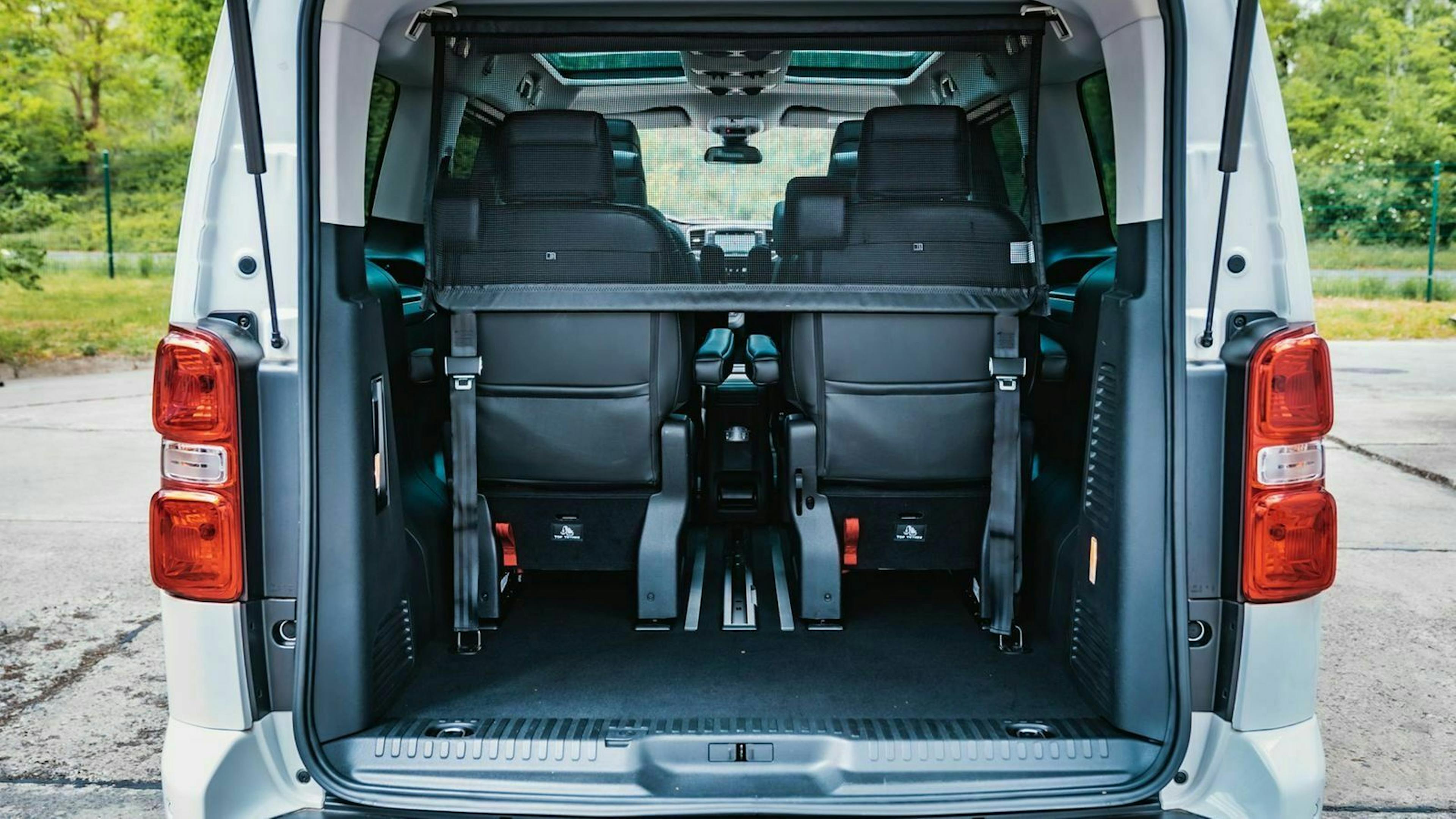 Zu sehen ist der Kofferraum des Toyota ProAce Verso