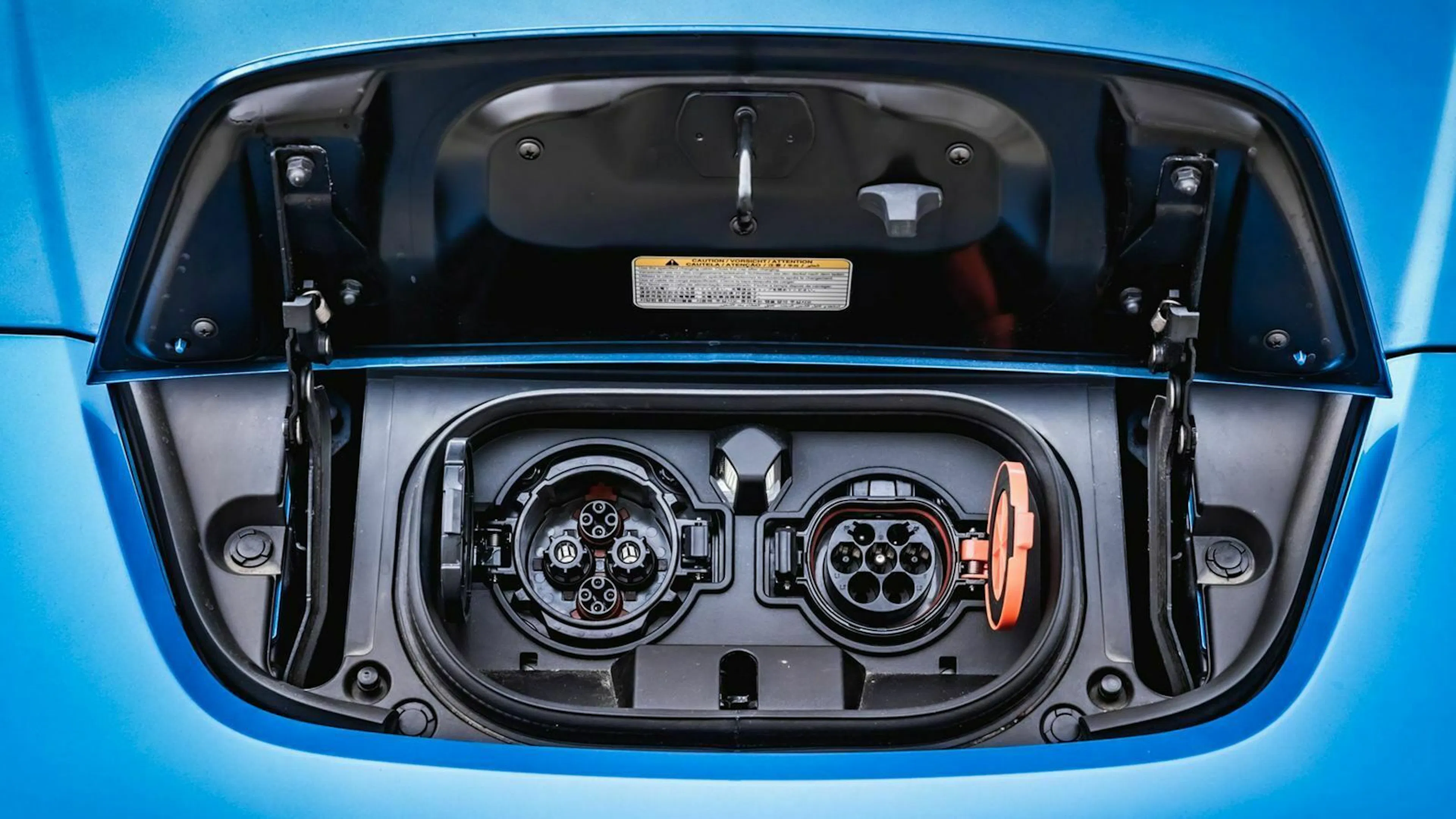 Nissan Leaf FL Detailansicht Ladestecker