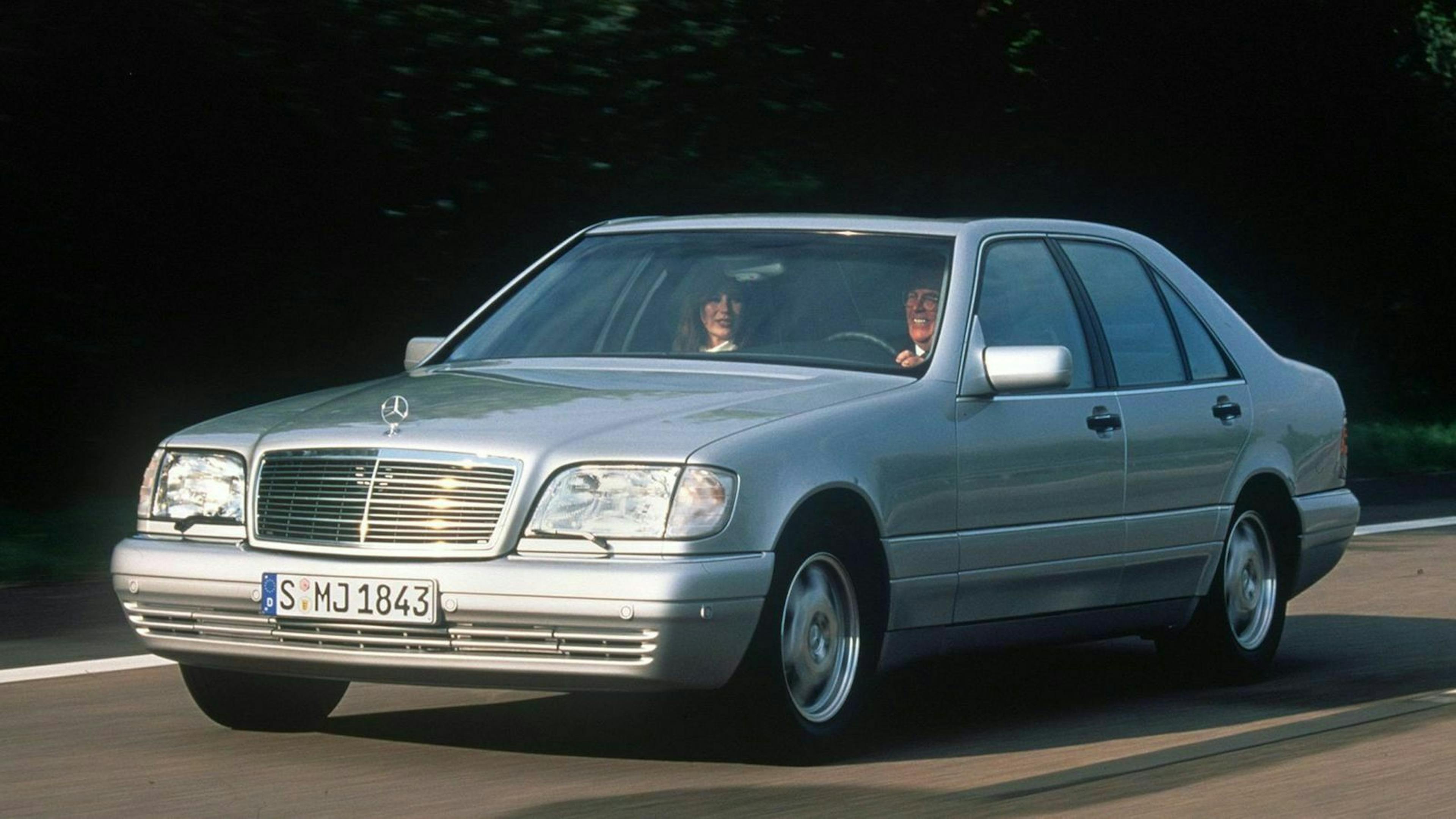 Der Mercedes S-Klasse (W140) in Frontansicht