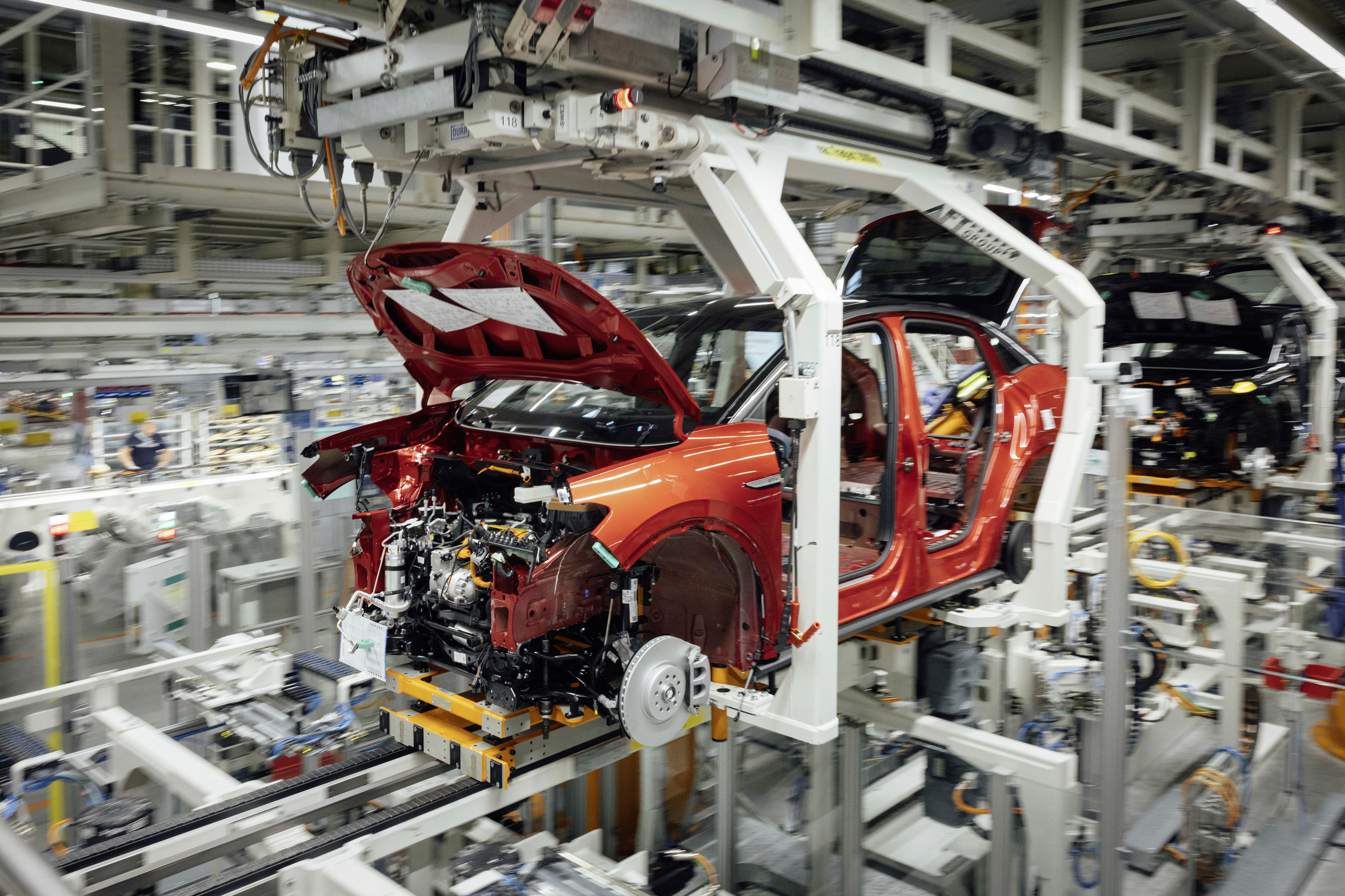 Ein VW ID.5 in einer Produktionsstraße