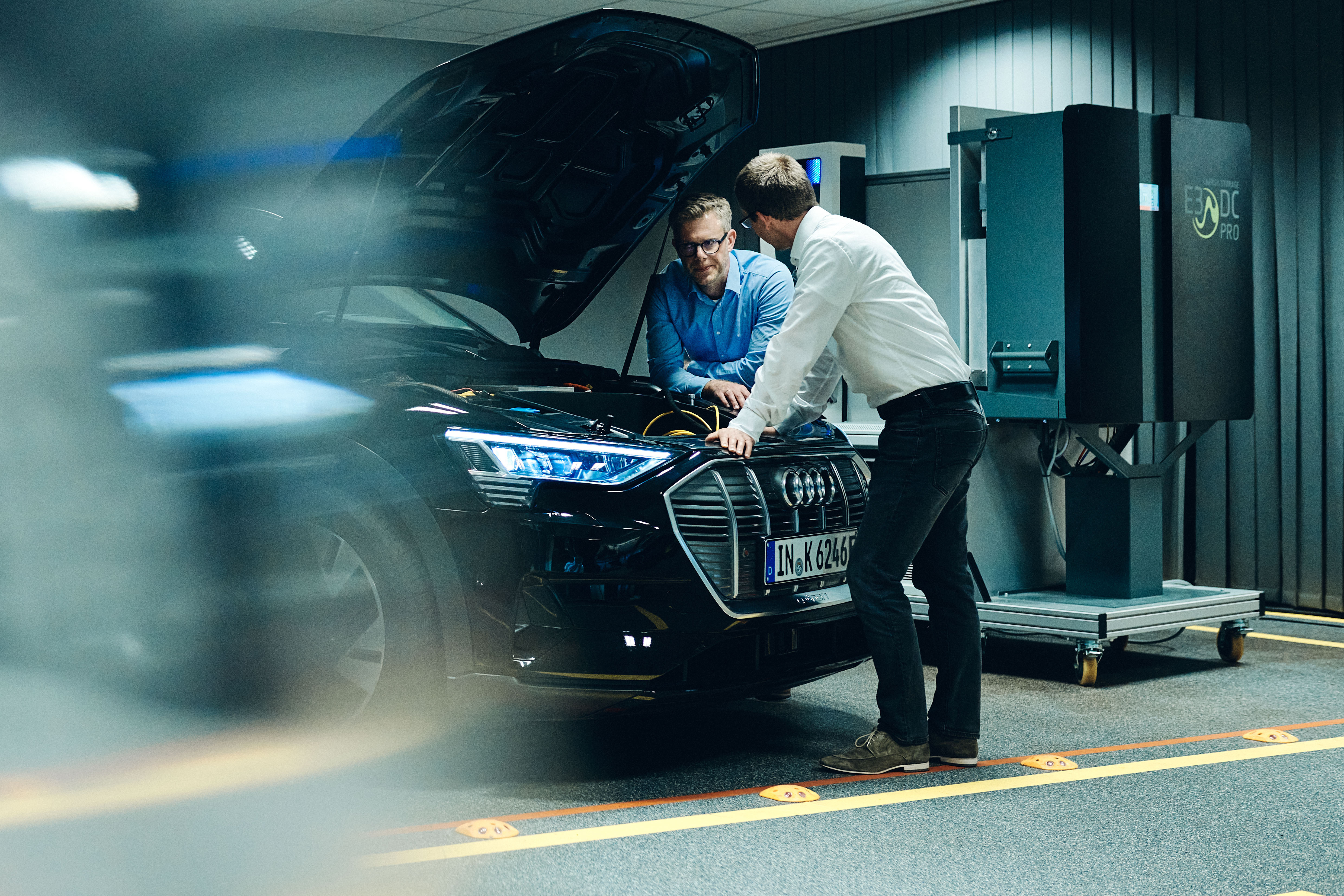 Audi e-tron in einer Werkstatt