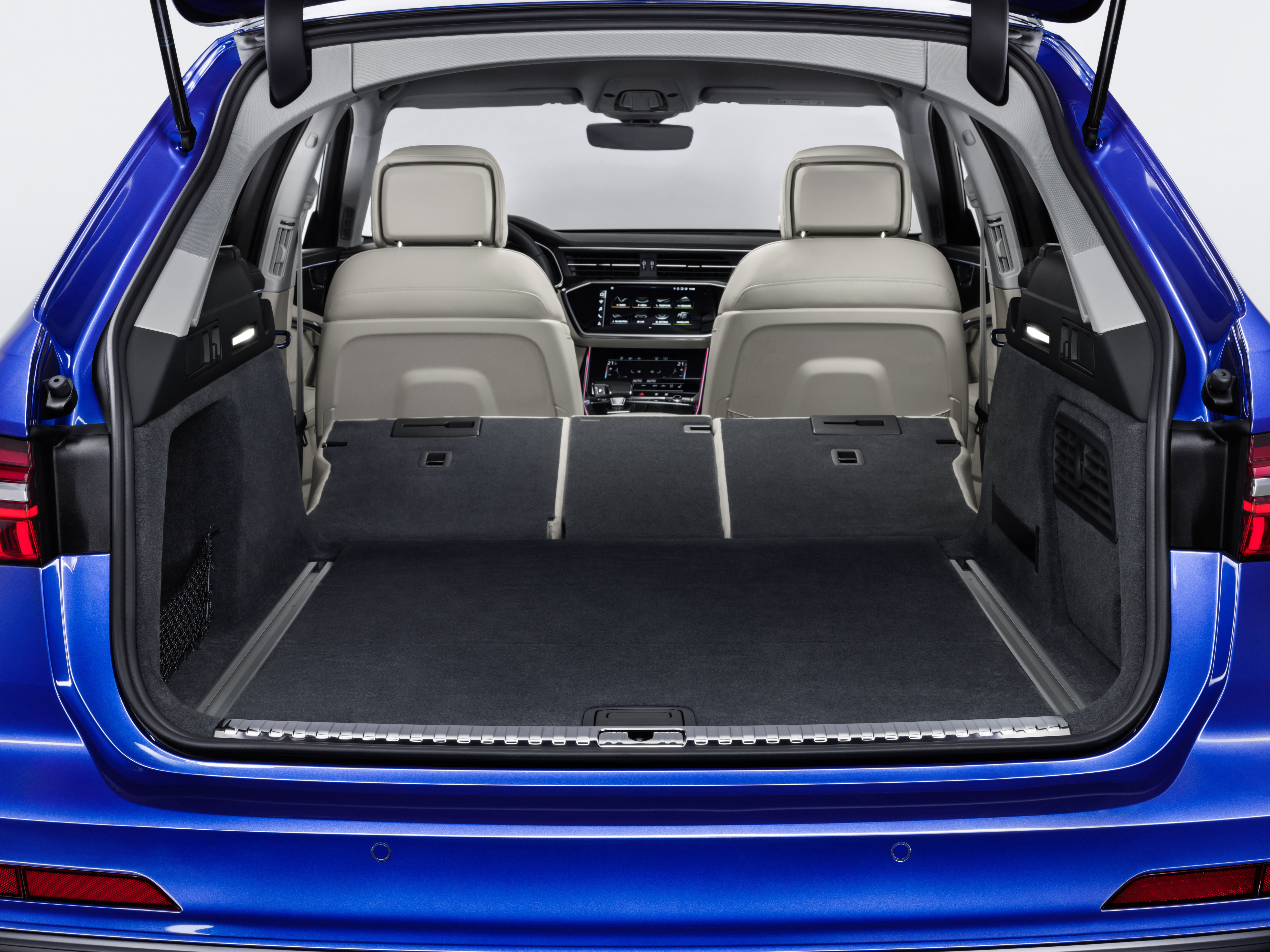 Amazing HD Photos about  Audi A6 Kofferraum Mae Umgeklappt  with NO AI Images