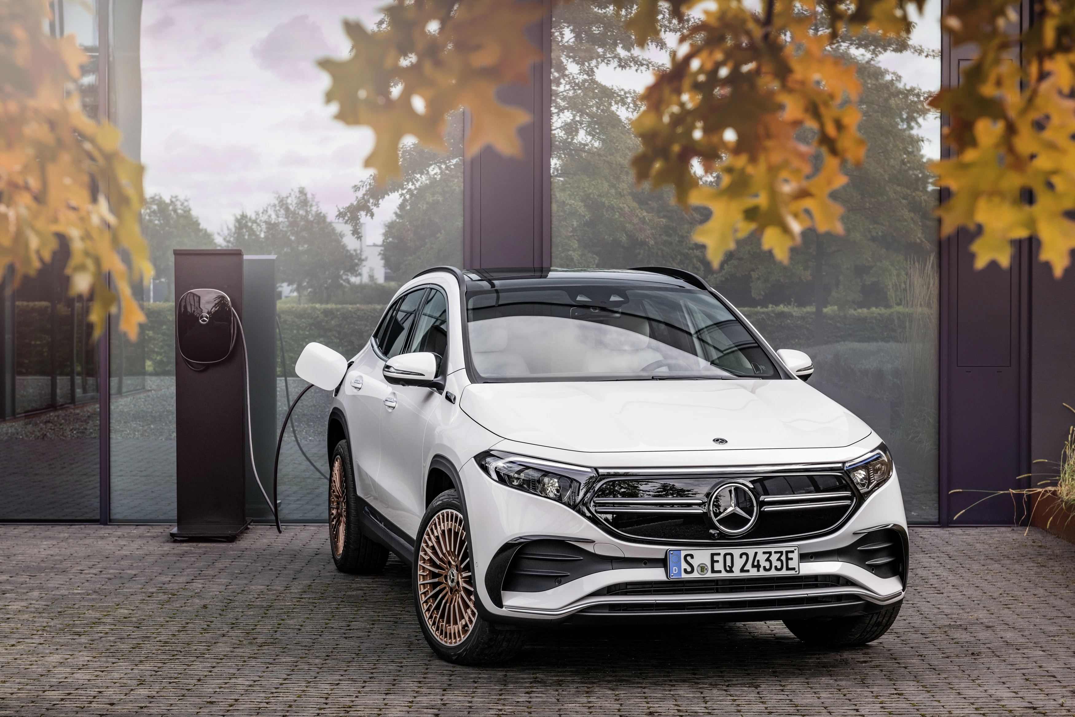 Mercedes EQA Außenansicht statisch front