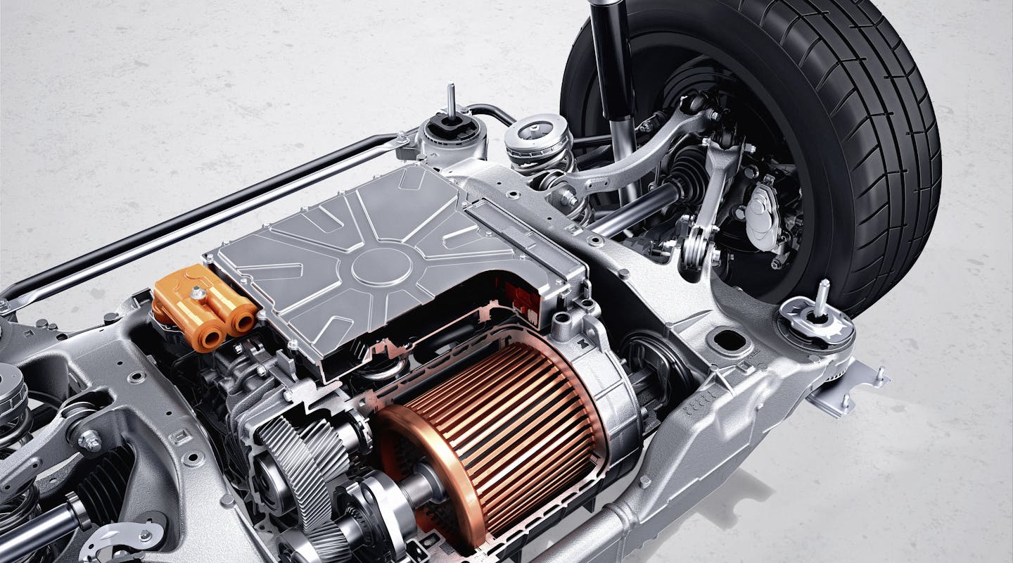 Mercedes EQE Limousine Motoransicht