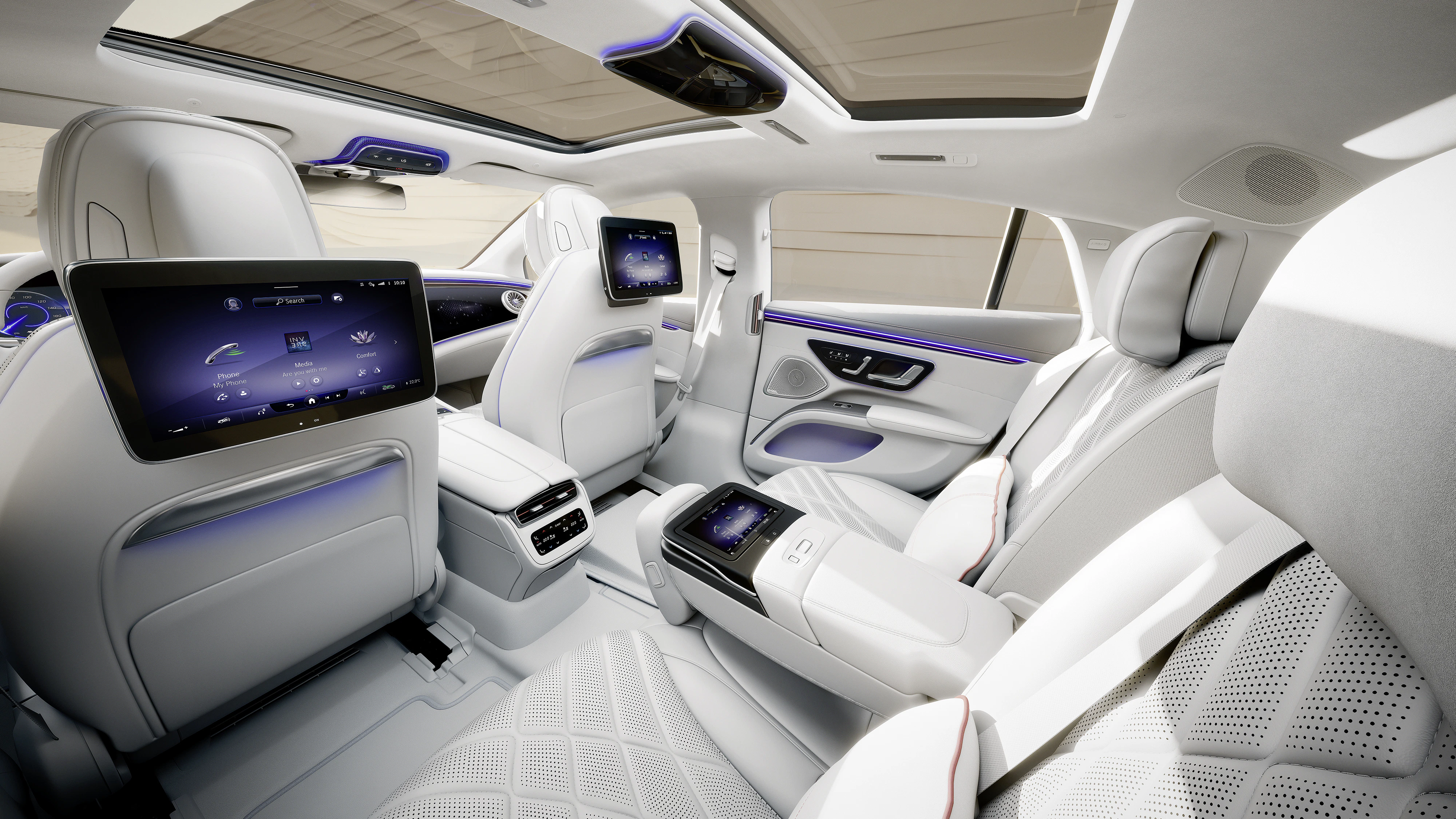 Die Rückbank in einem Mercedes-Benz EQS