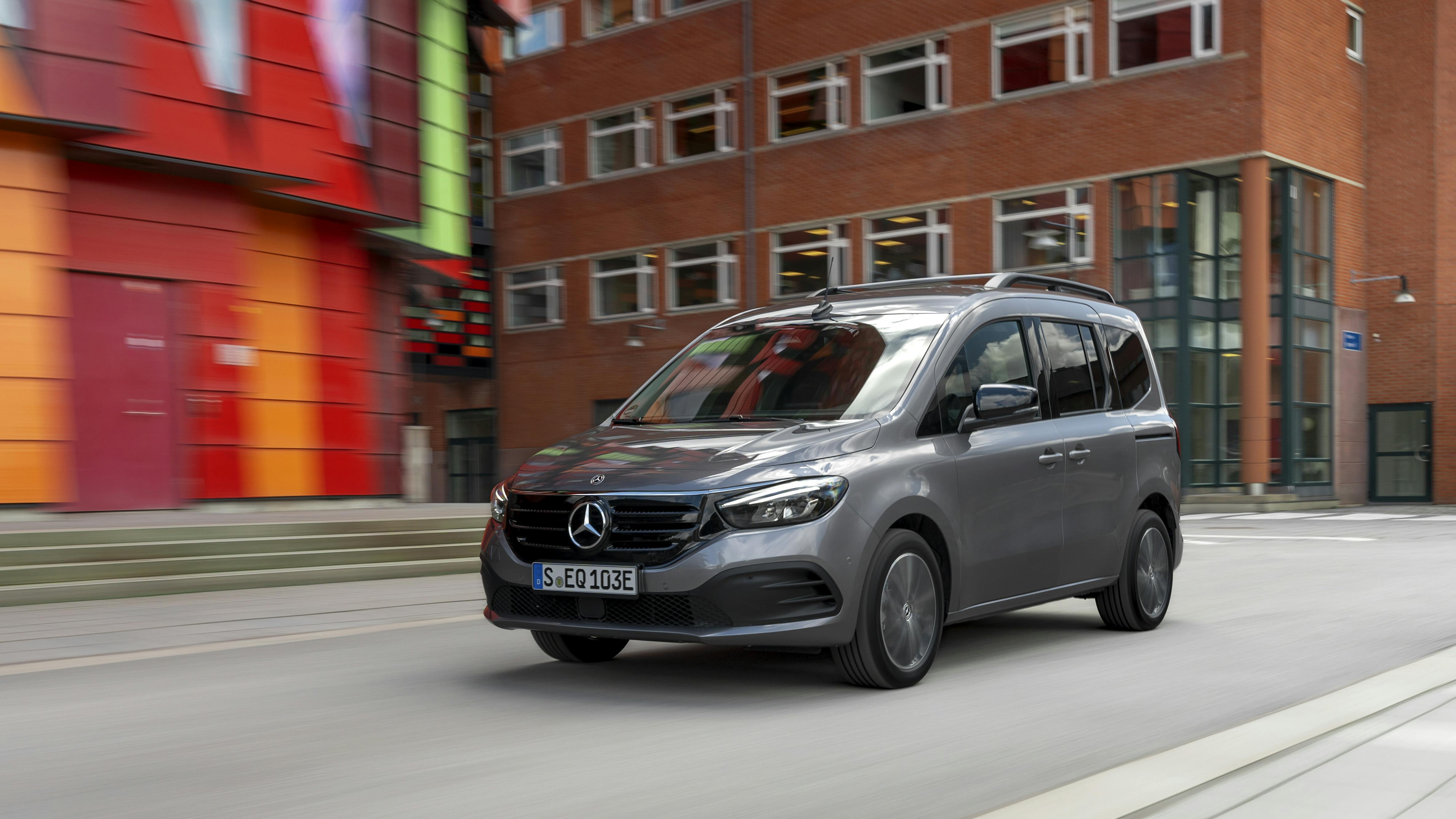 Mercedes-Benz EQT Außenansicht vorne dynamisch