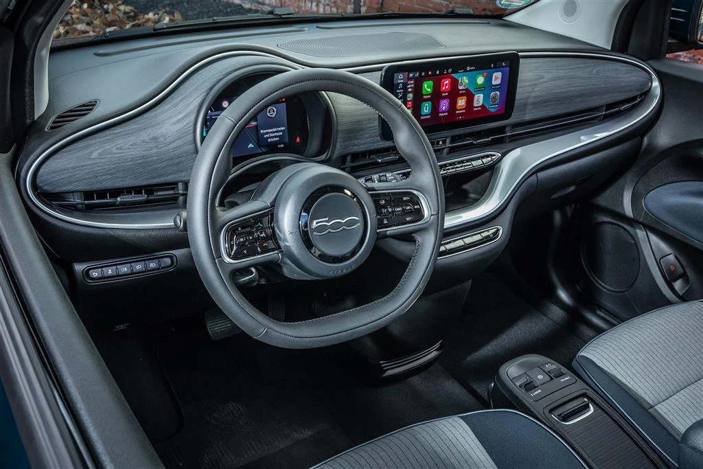 FIAT 500e Innenansicht Armaturen