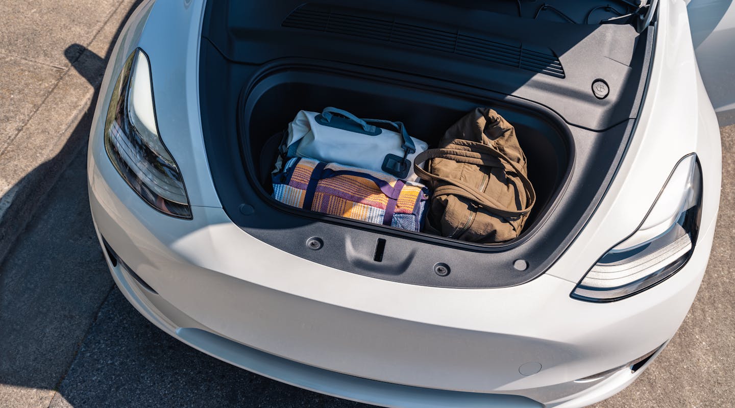 Tesla Model Y Innennansicht Kofferraum