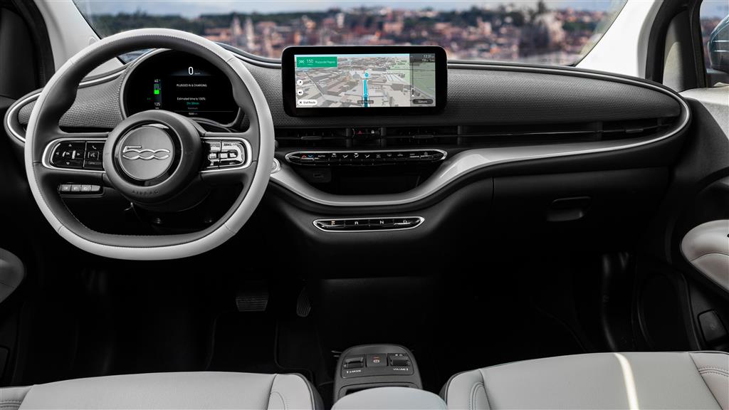 Der Innenraum im Fiat 500e