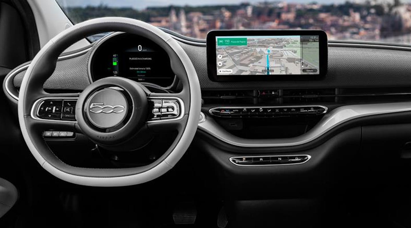 Der Innenraum im Fiat 500e