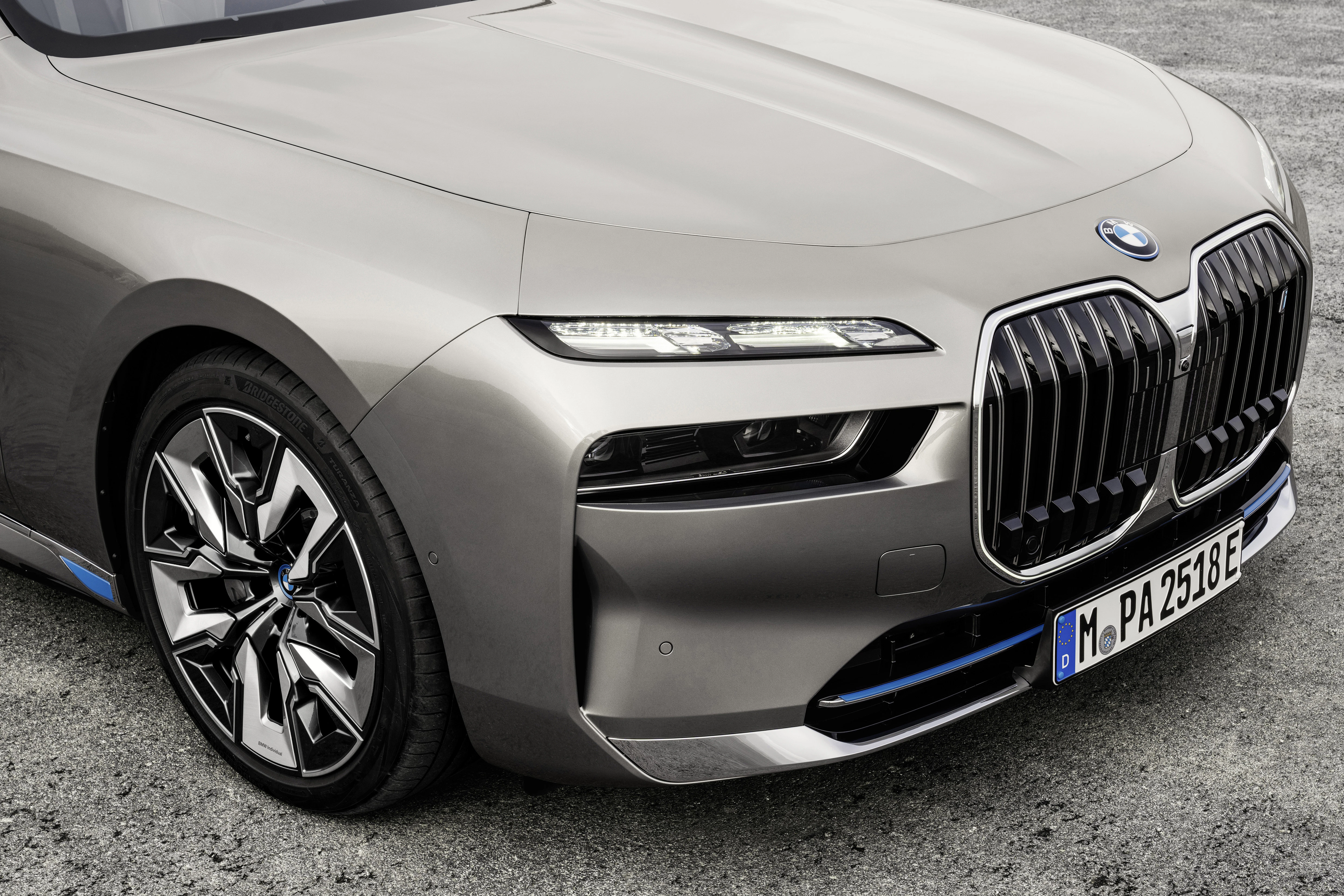 BMW i7 Front Detail