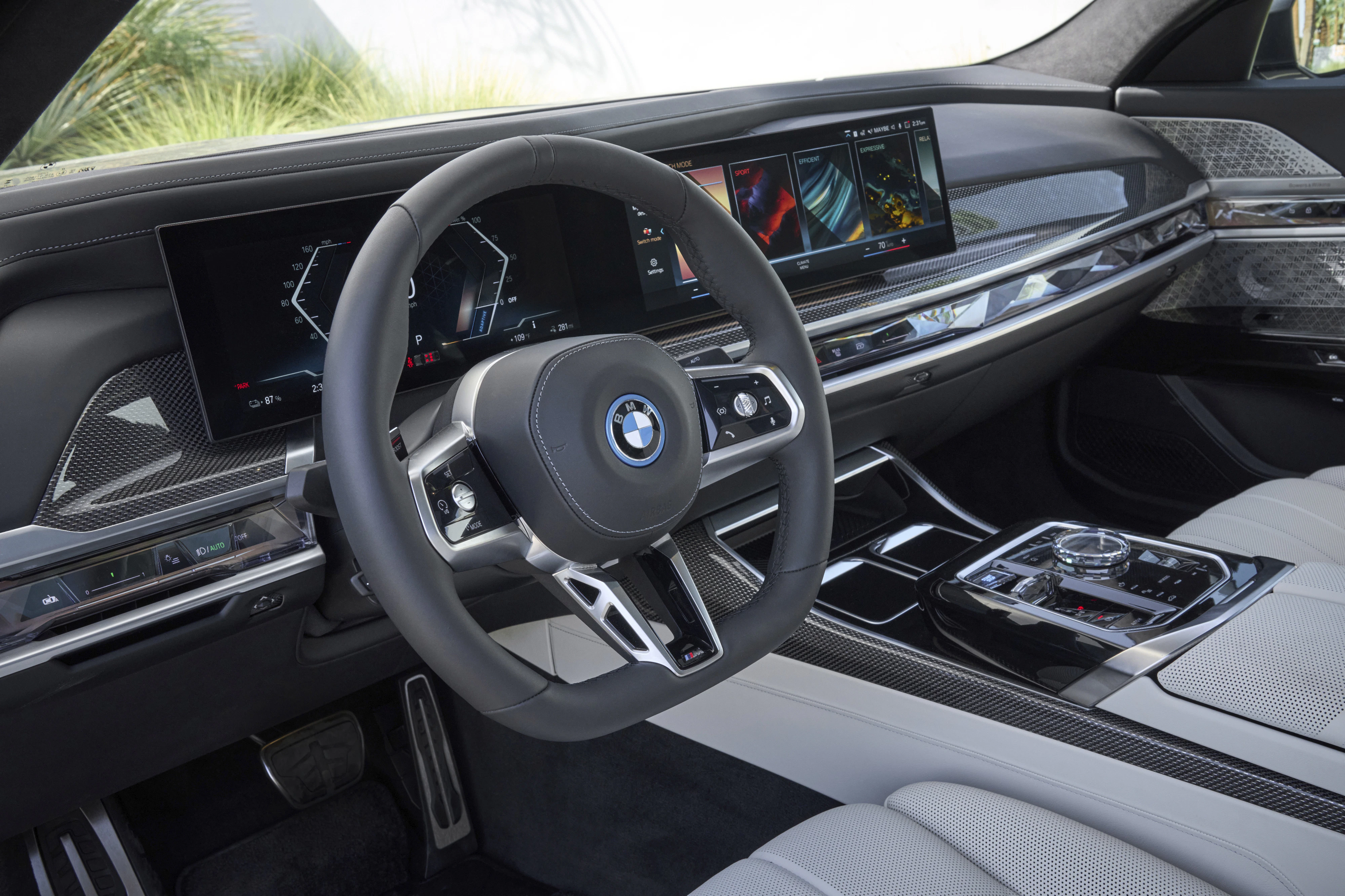 BMW i7 Lenkrad Detail