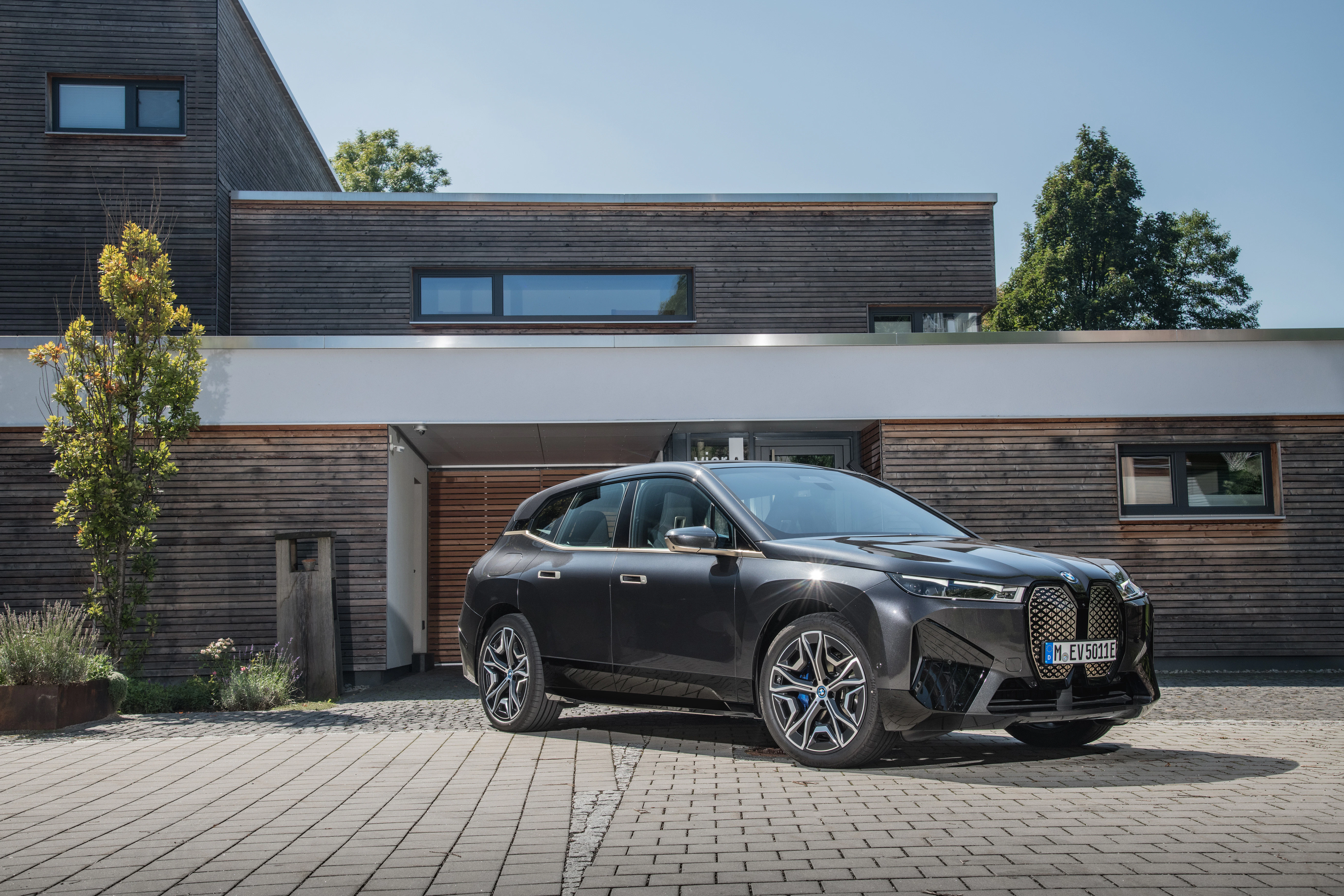 BMW iX Front Statisch