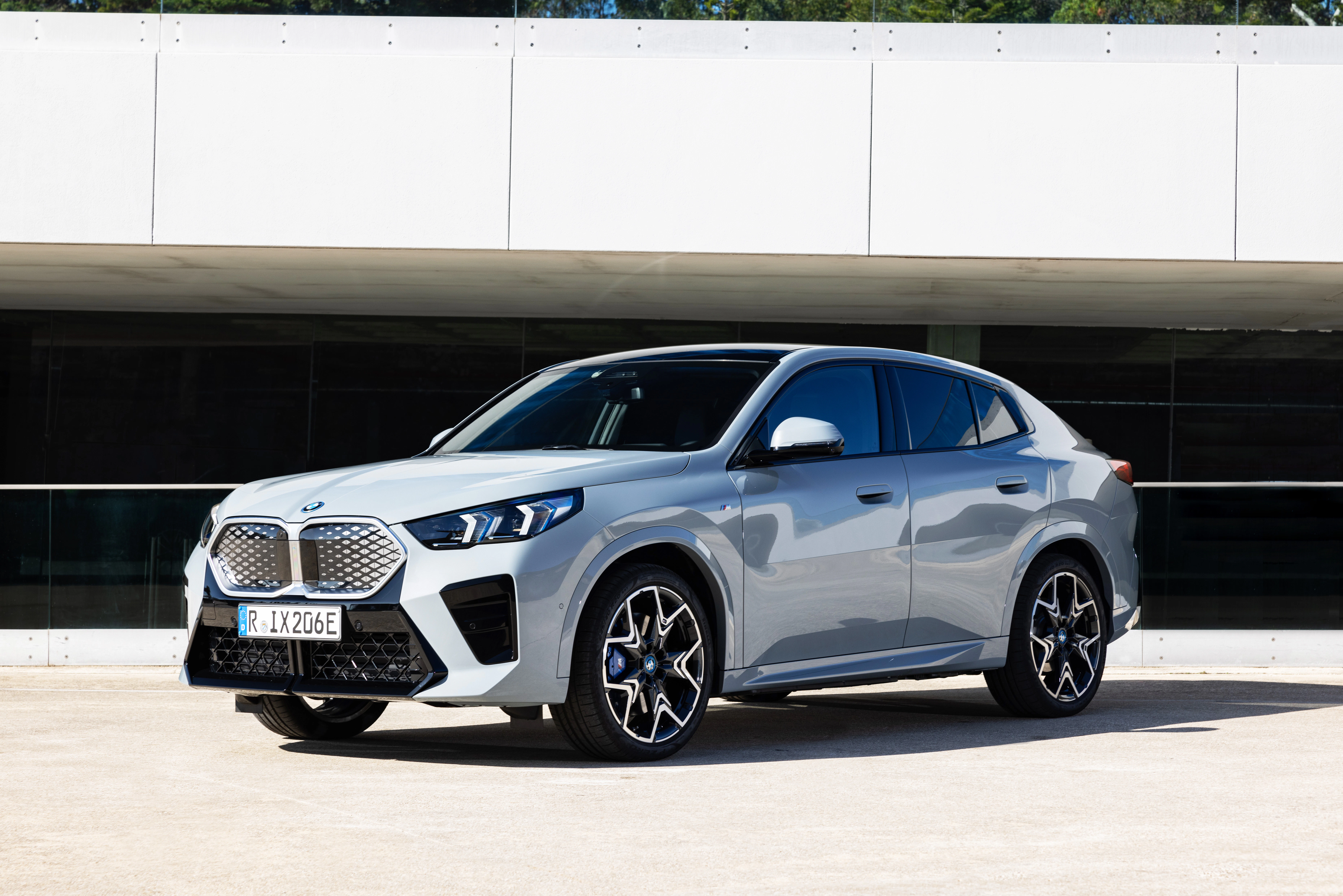 BMW iX2 Front Statisch