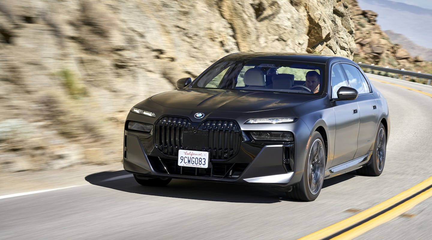 BMW i7 Dynamisch Front