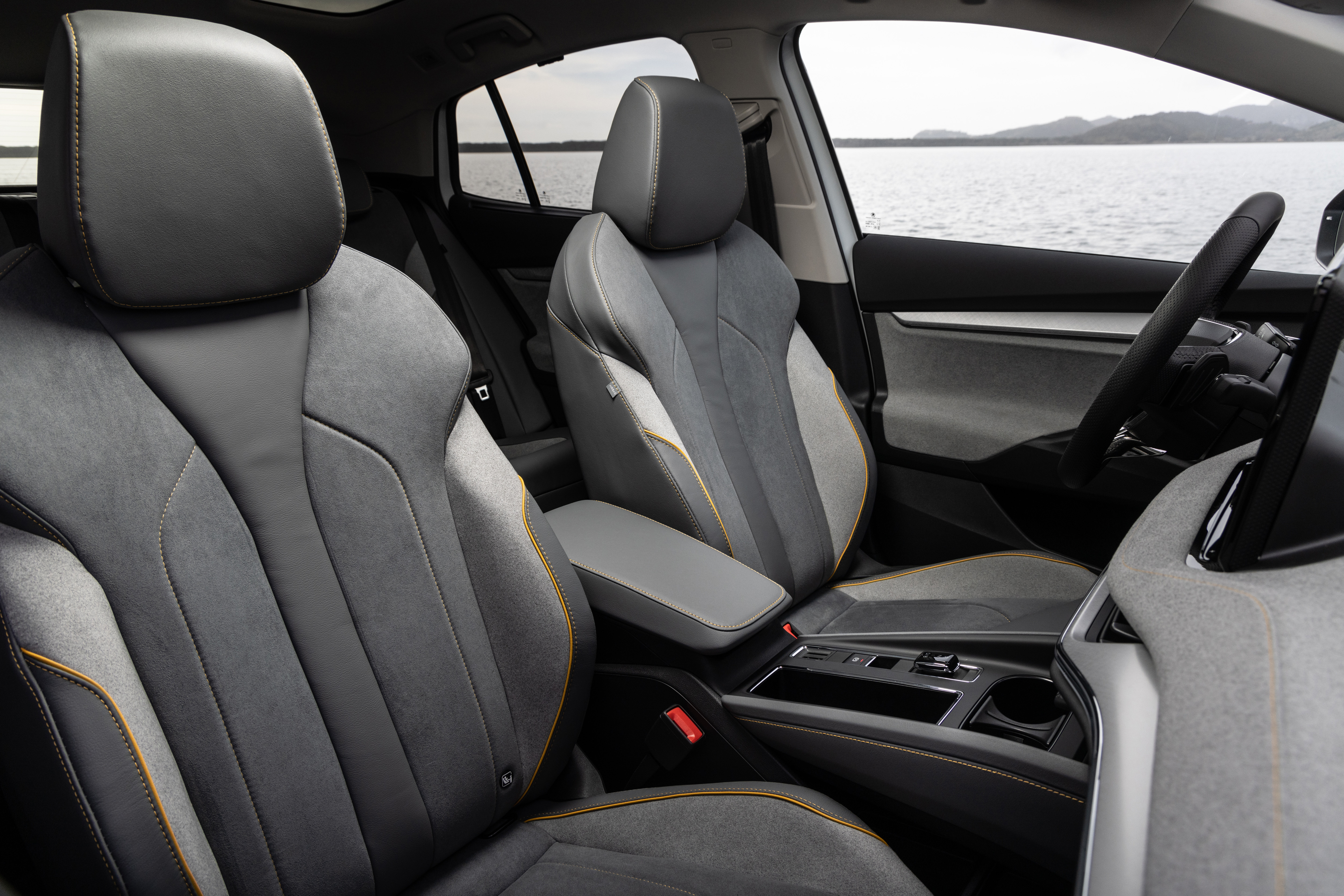 Vordersitze des Škoda Enyaq