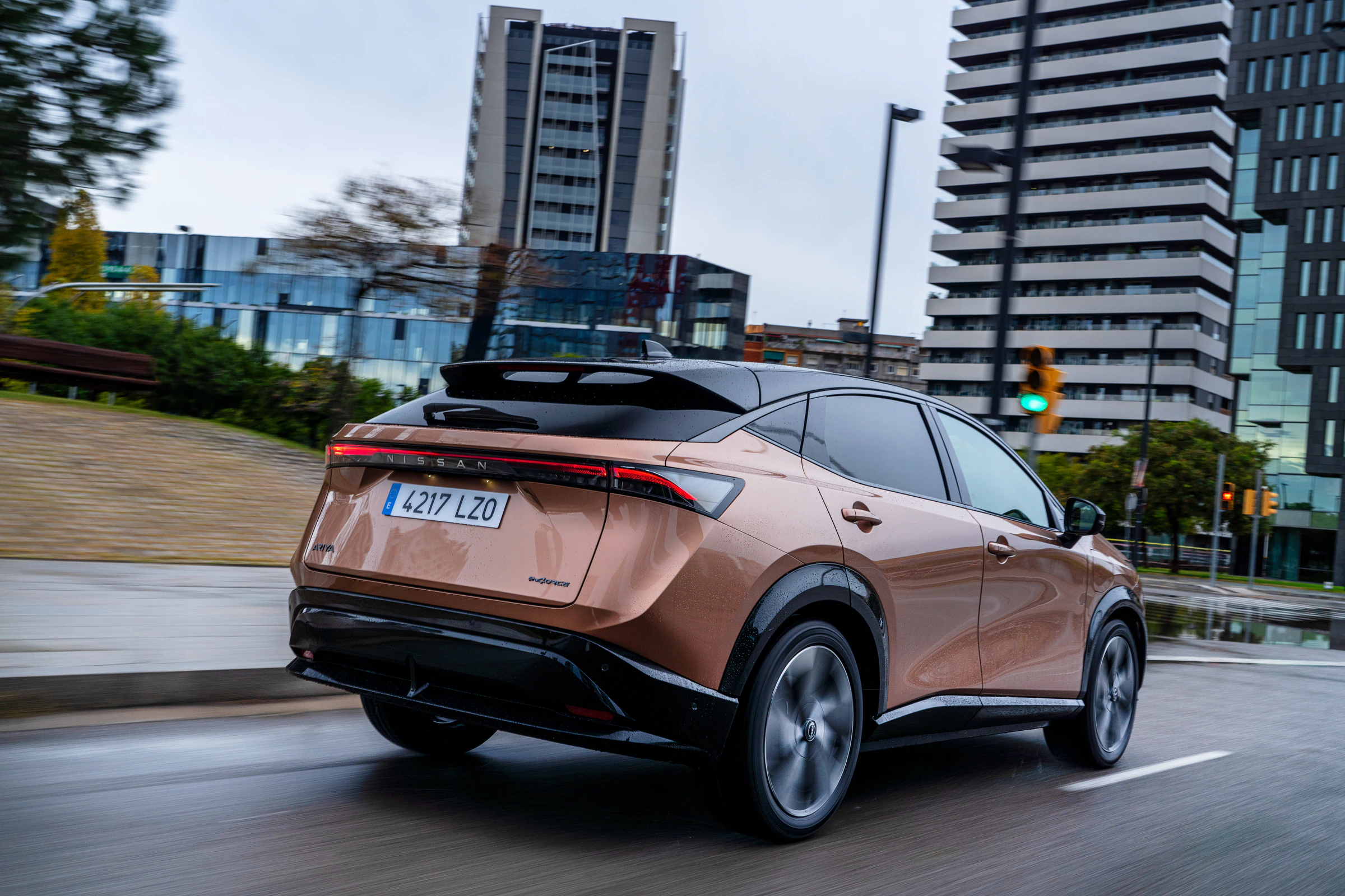 Nissan Ariya Heck dynamisch
