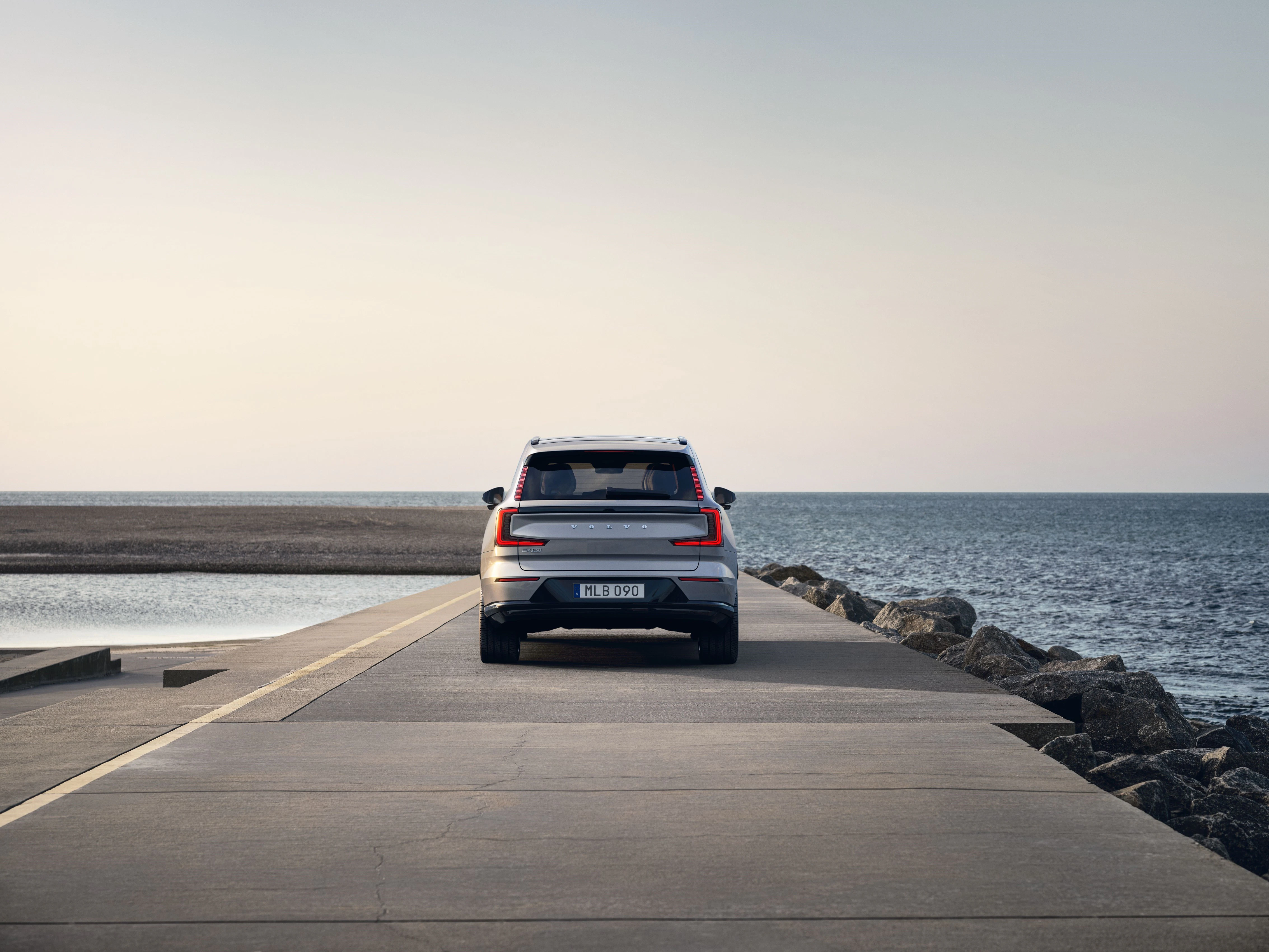 Volvo EX90 Heck statisch