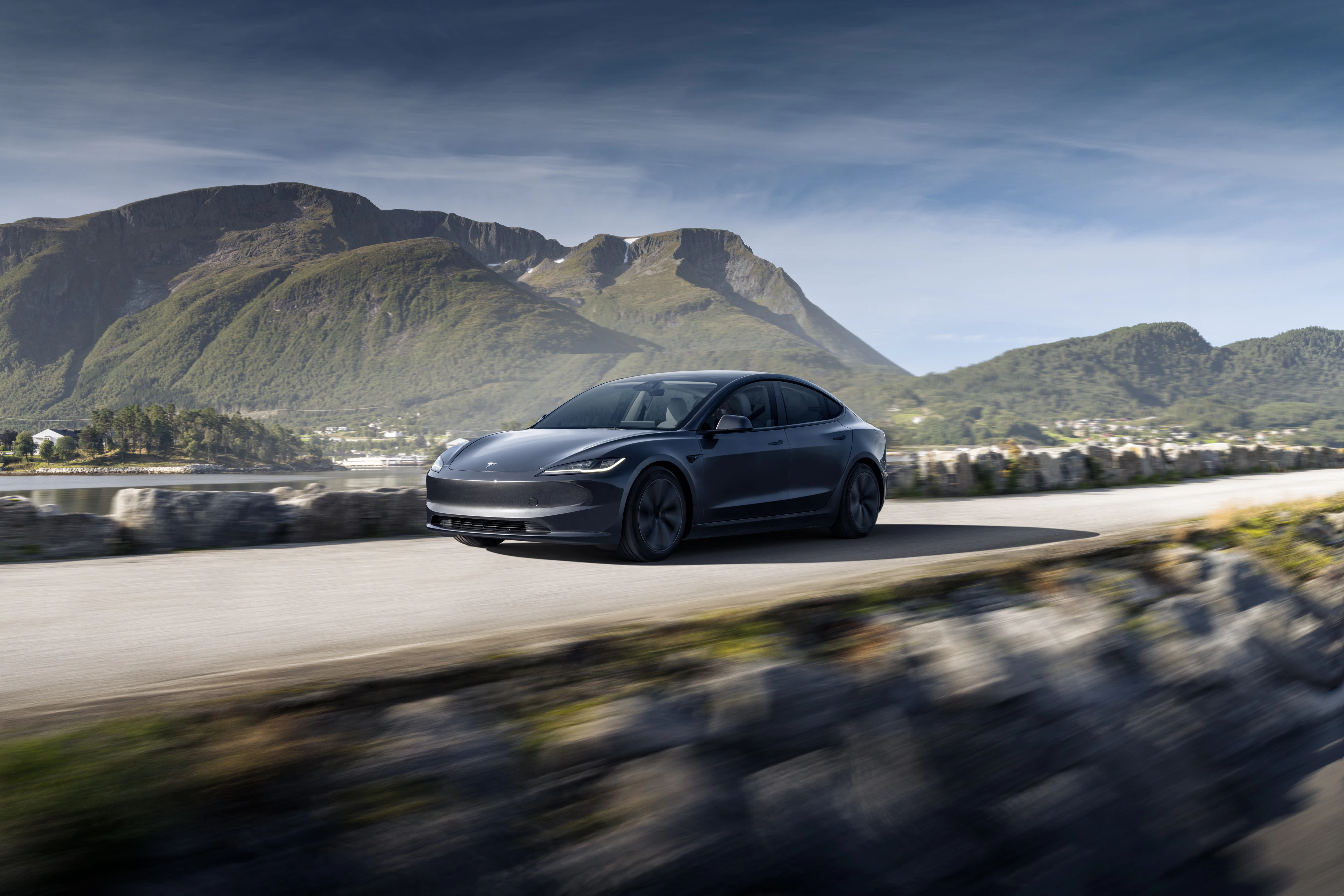 Tesla Model 3 front dynamisch