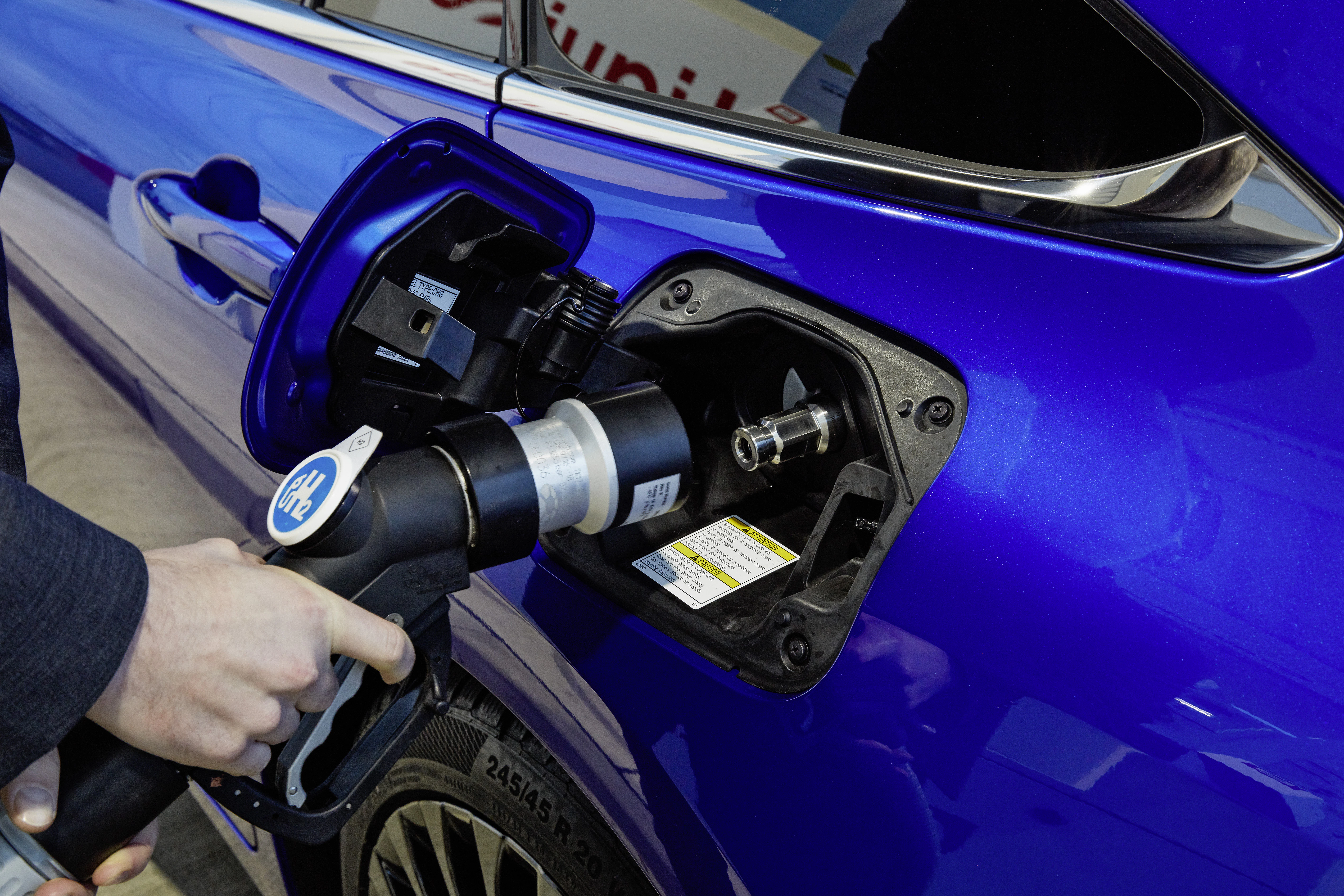 Toyota Mirai Ladeanschluss Detail