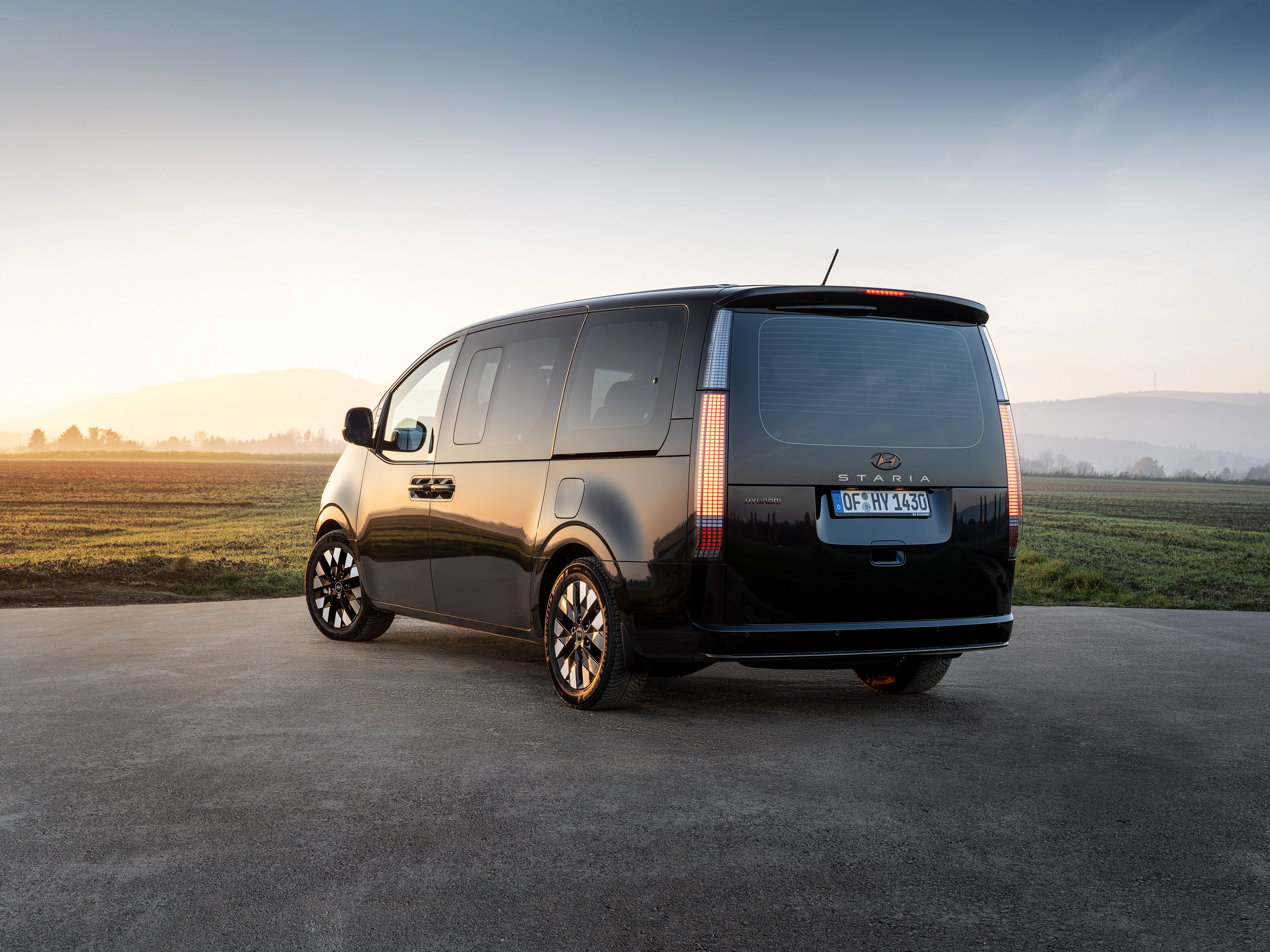 Hyundai Staria Heck statisch