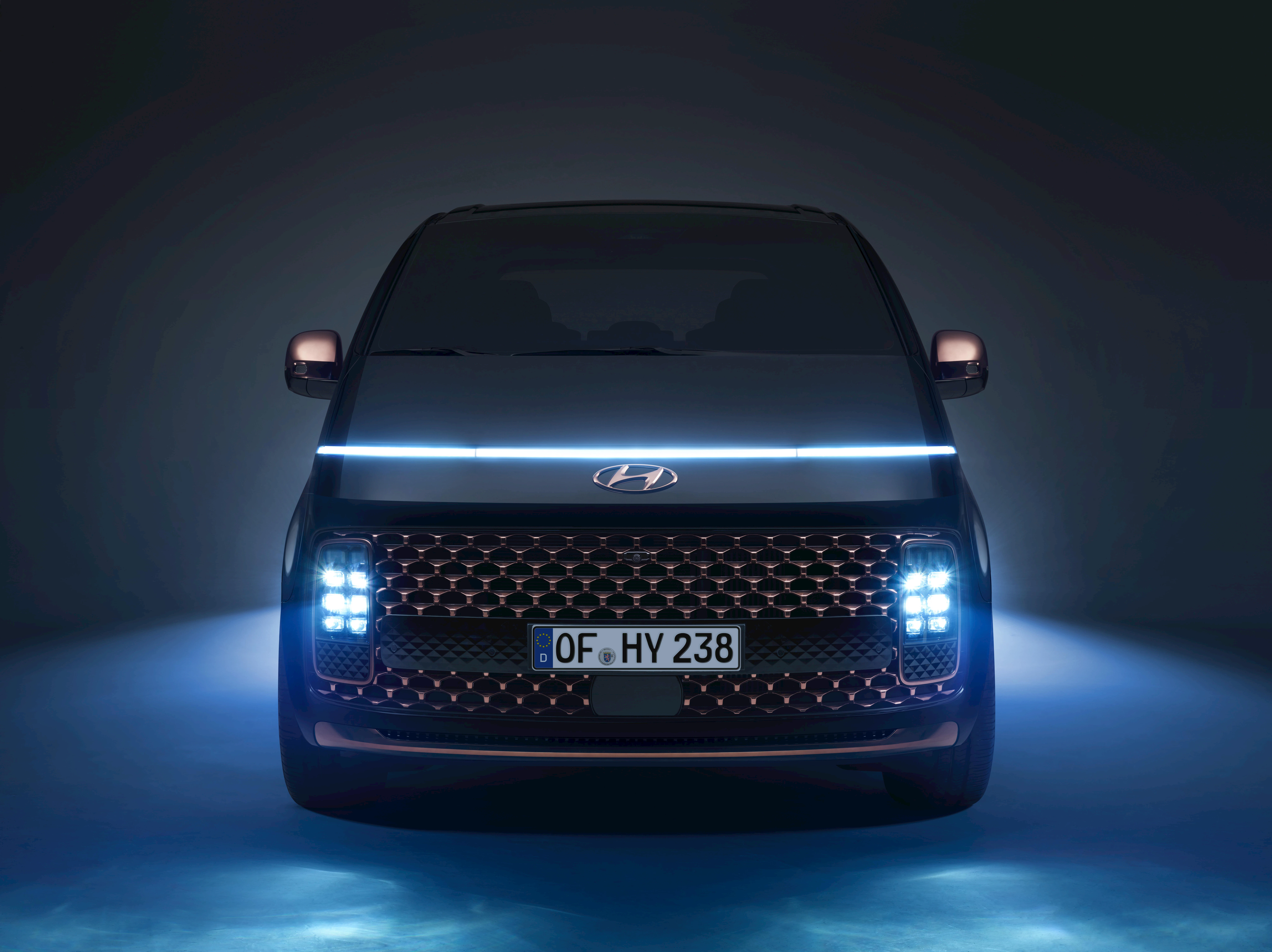 Hyundai Staria Front Detail